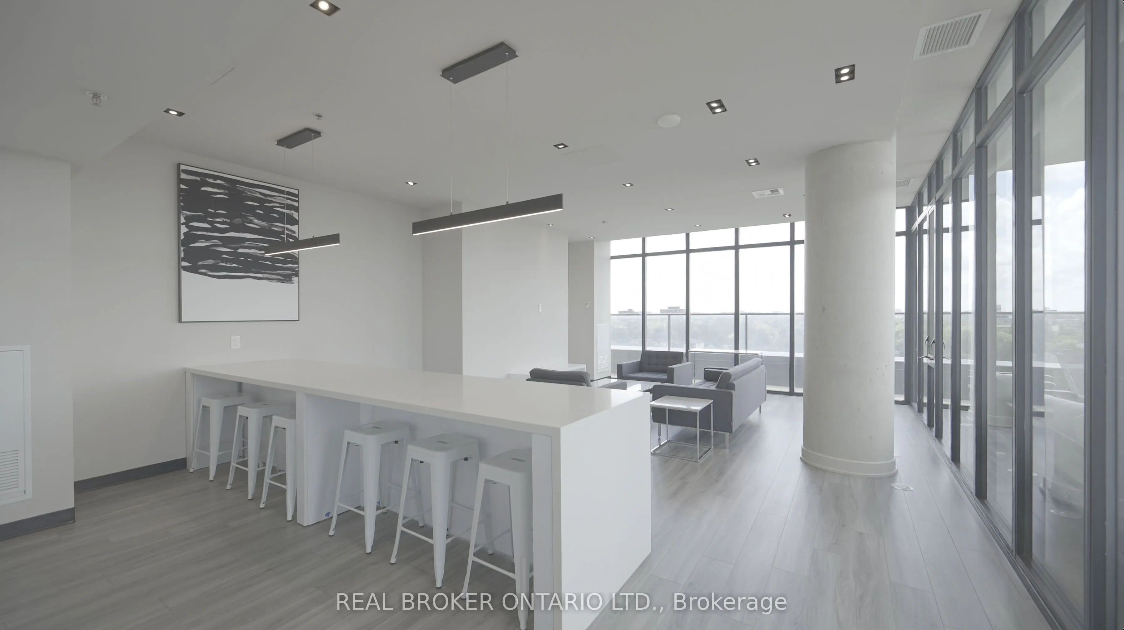 203 Catherine Street #703