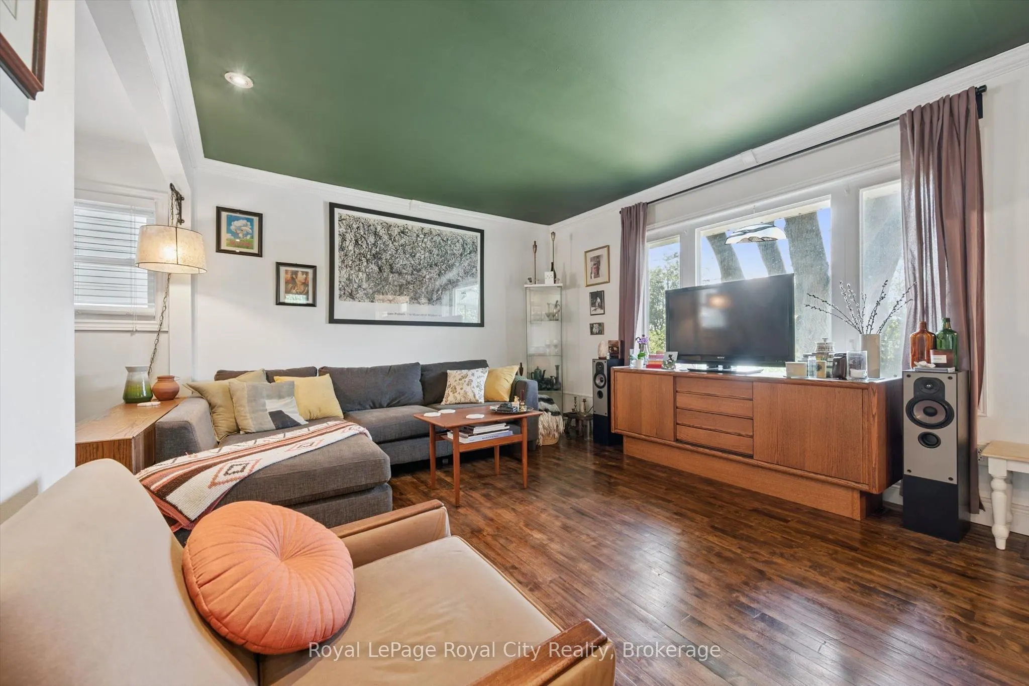 39 Ridgewood Avenue