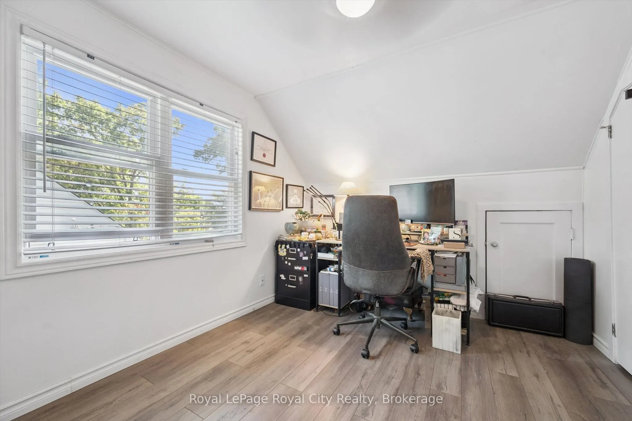 39 Ridgewood Avenue