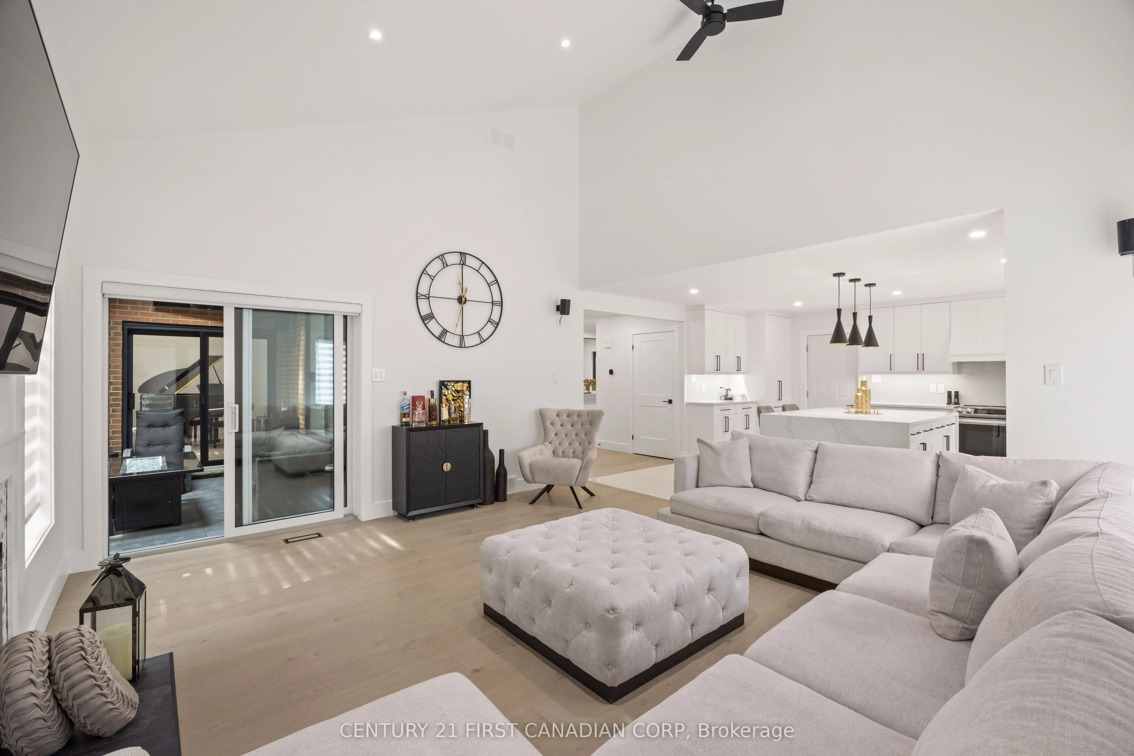 28 Lindbrook Court