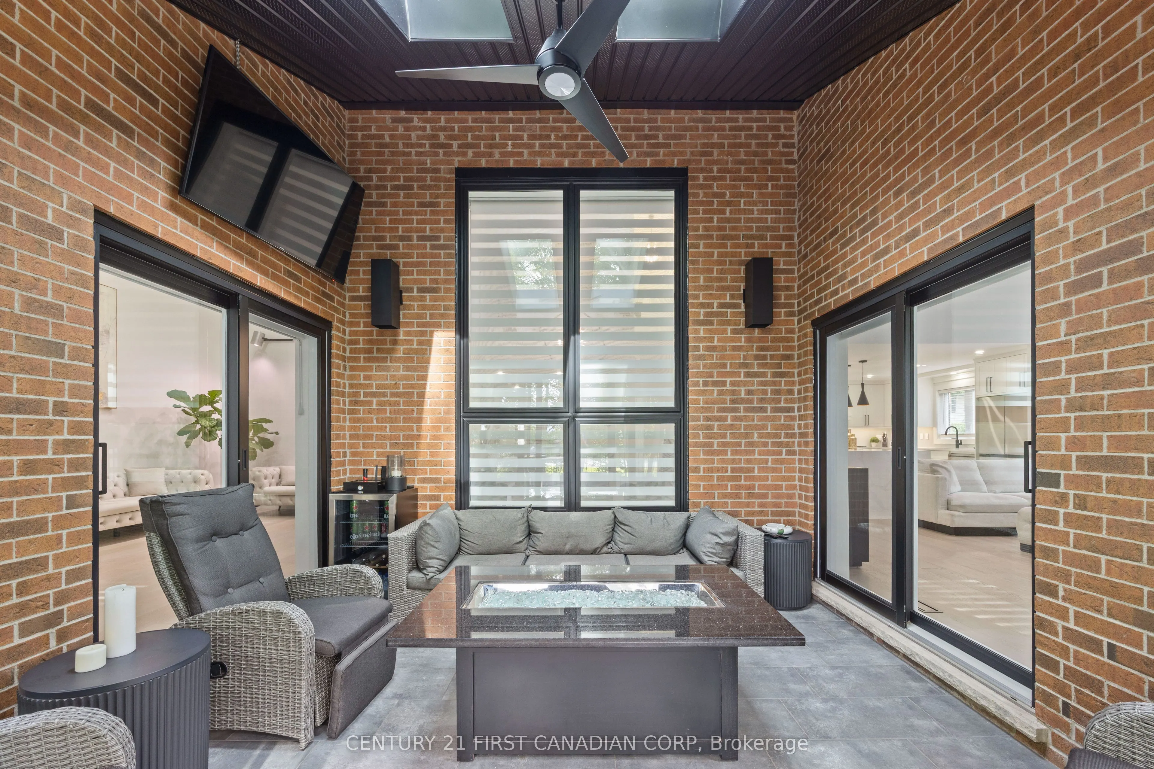 28 Lindbrook Court