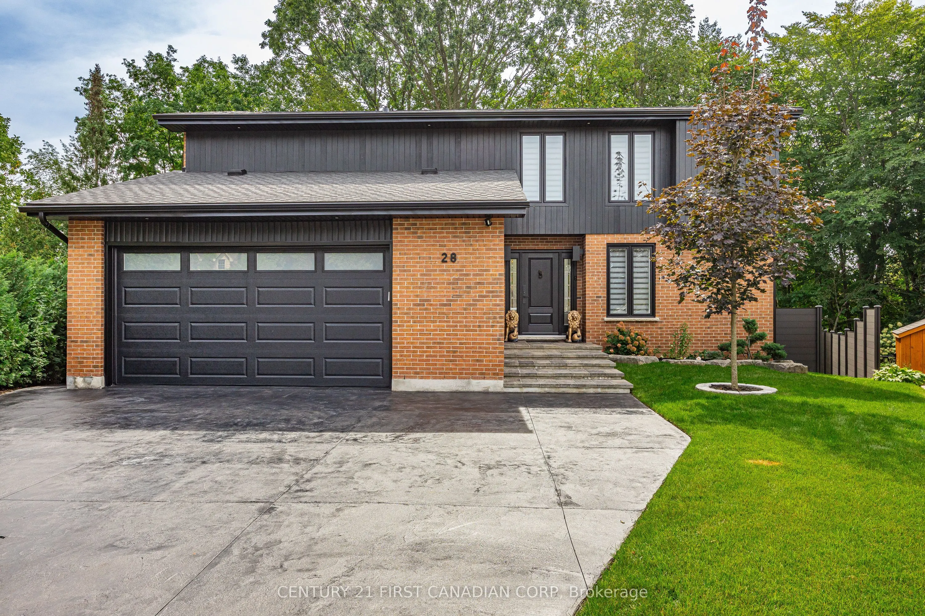 28 Lindbrook Court