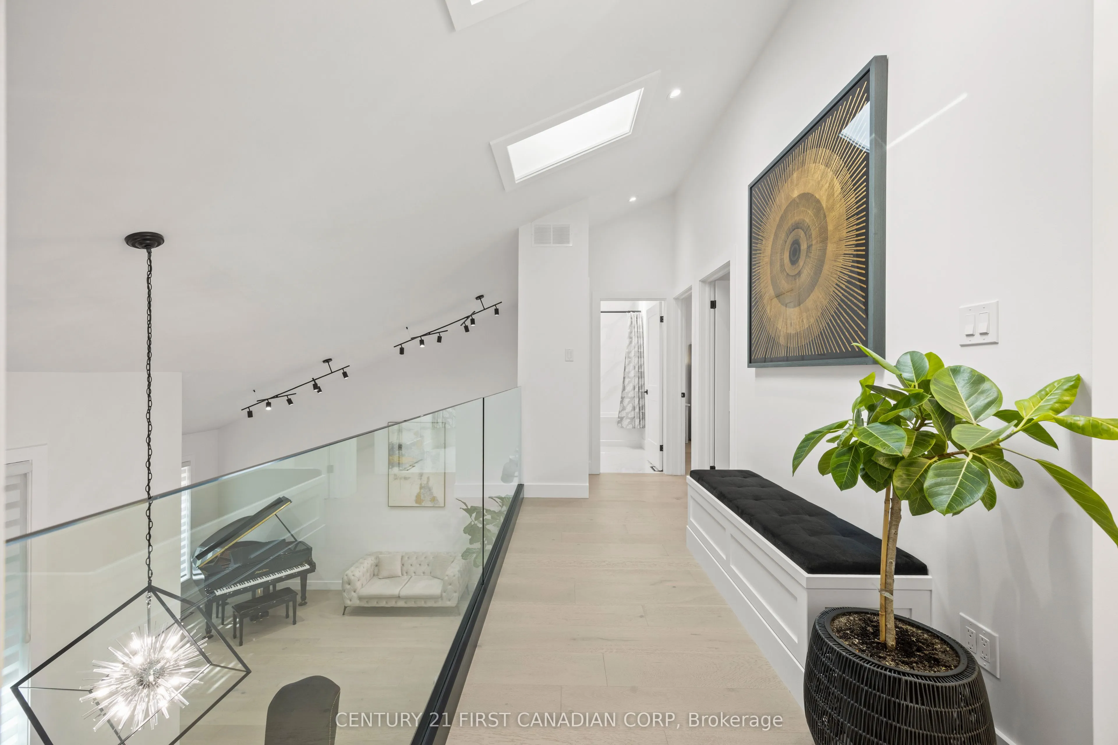 28 Lindbrook Court