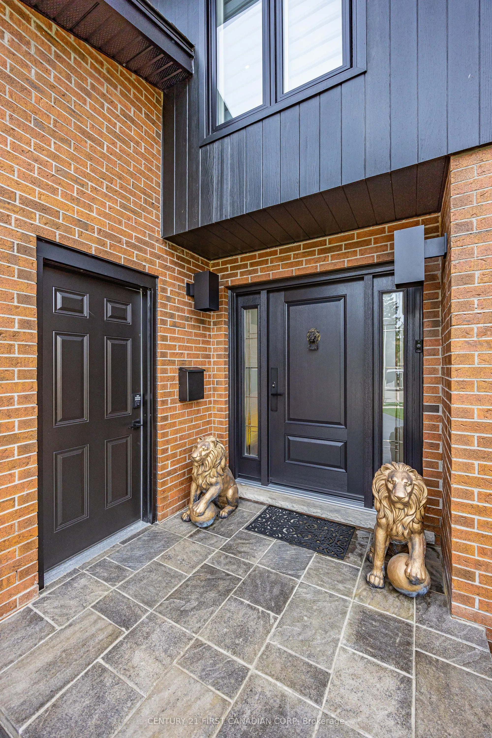 28 Lindbrook Court