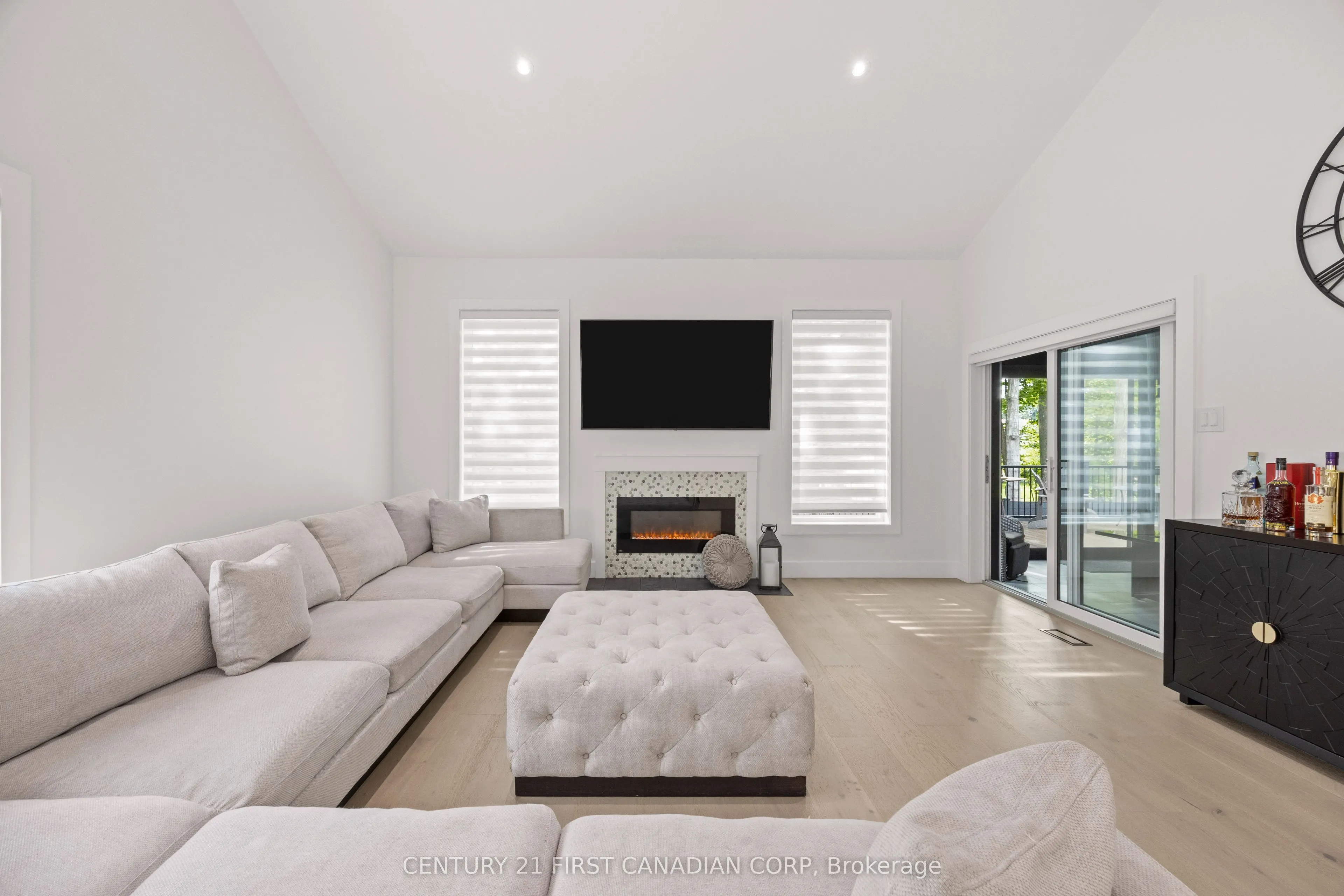 28 Lindbrook Court