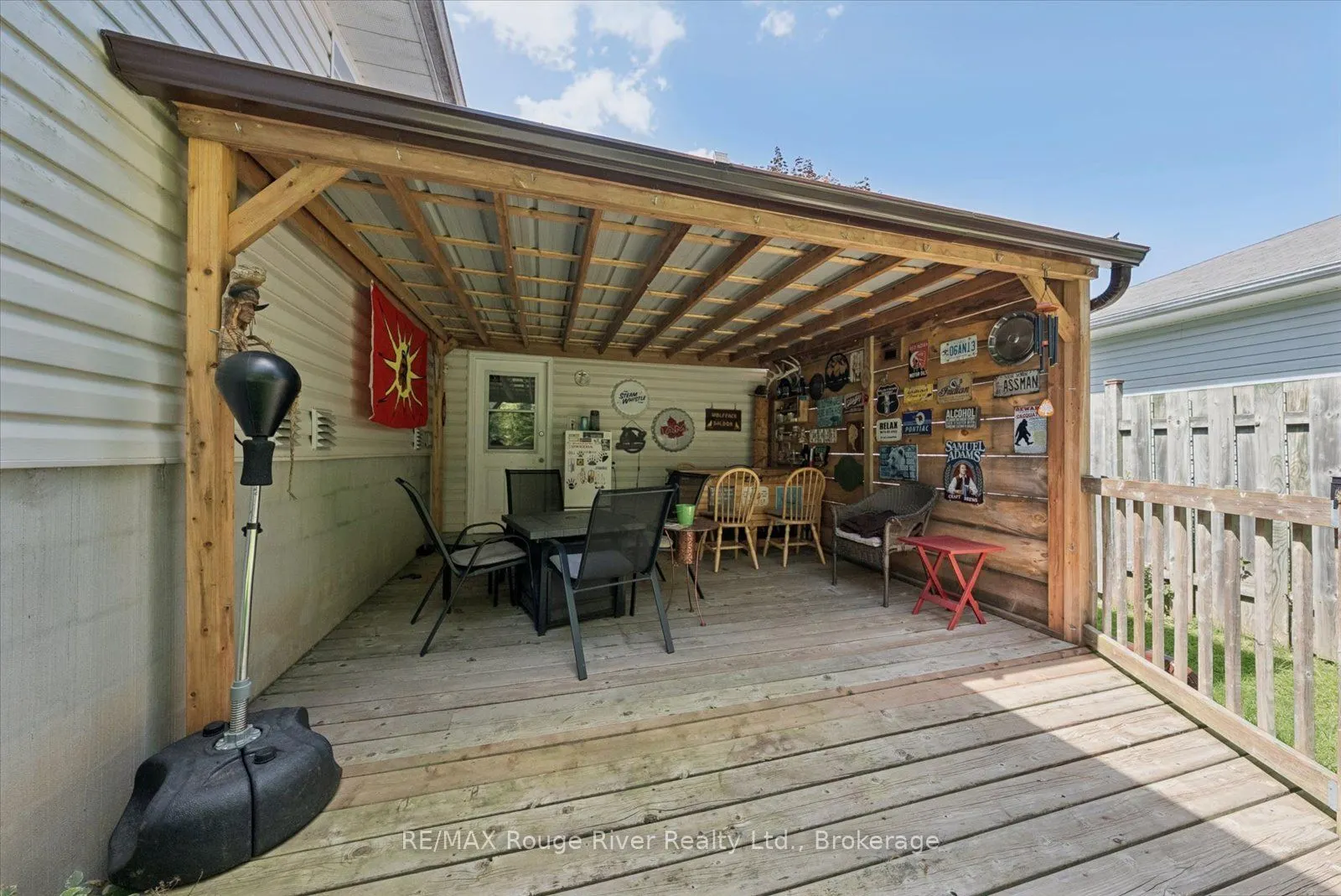 32 South Maloney Street