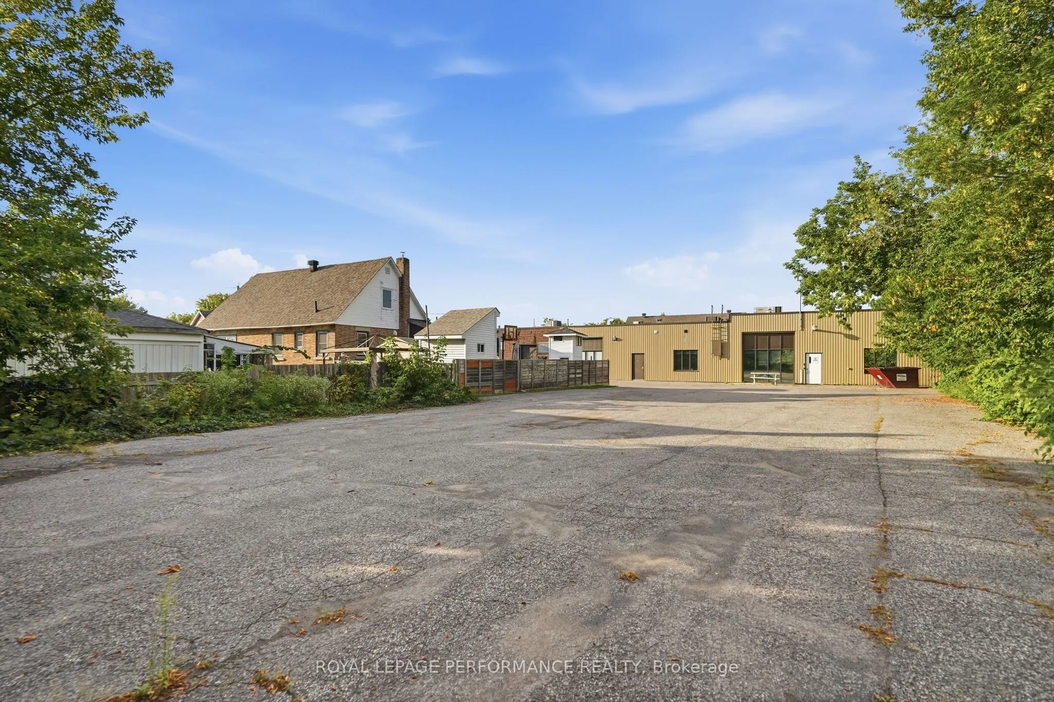 692 Main Street E