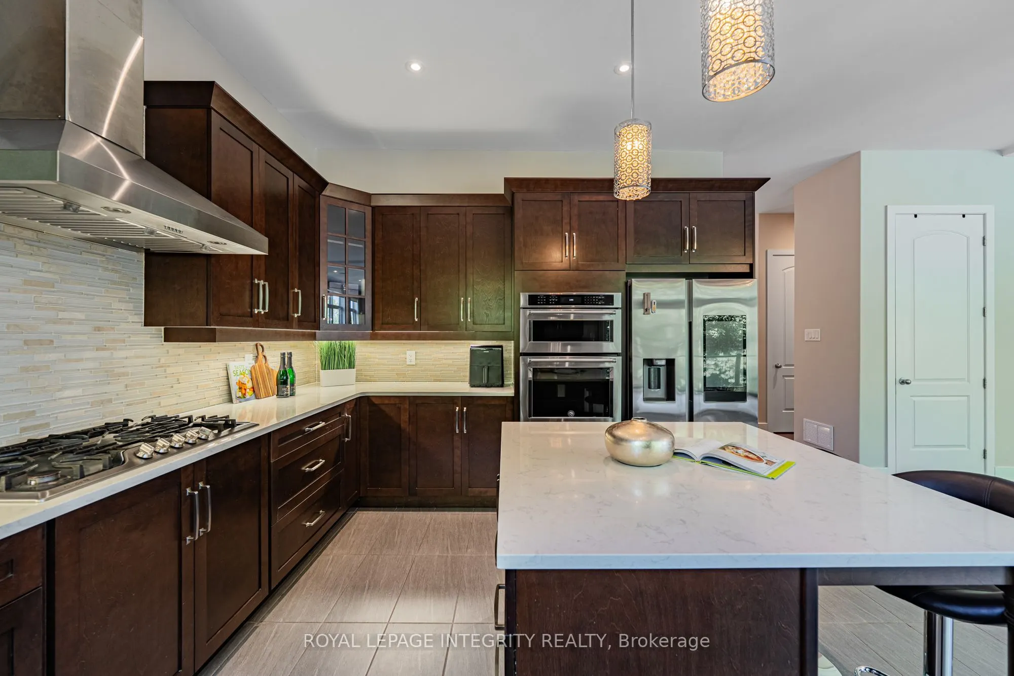 176 ESCARPMENT Crescent