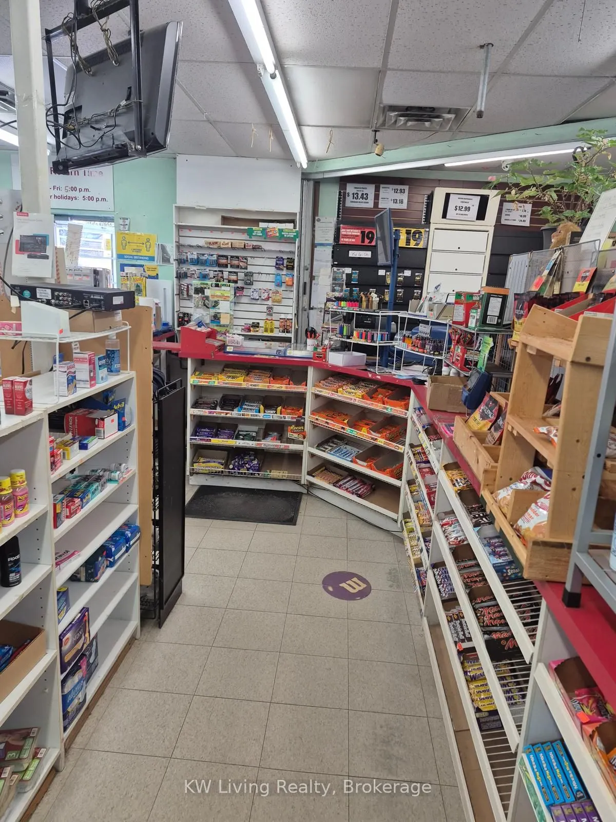 472 Queen Street E