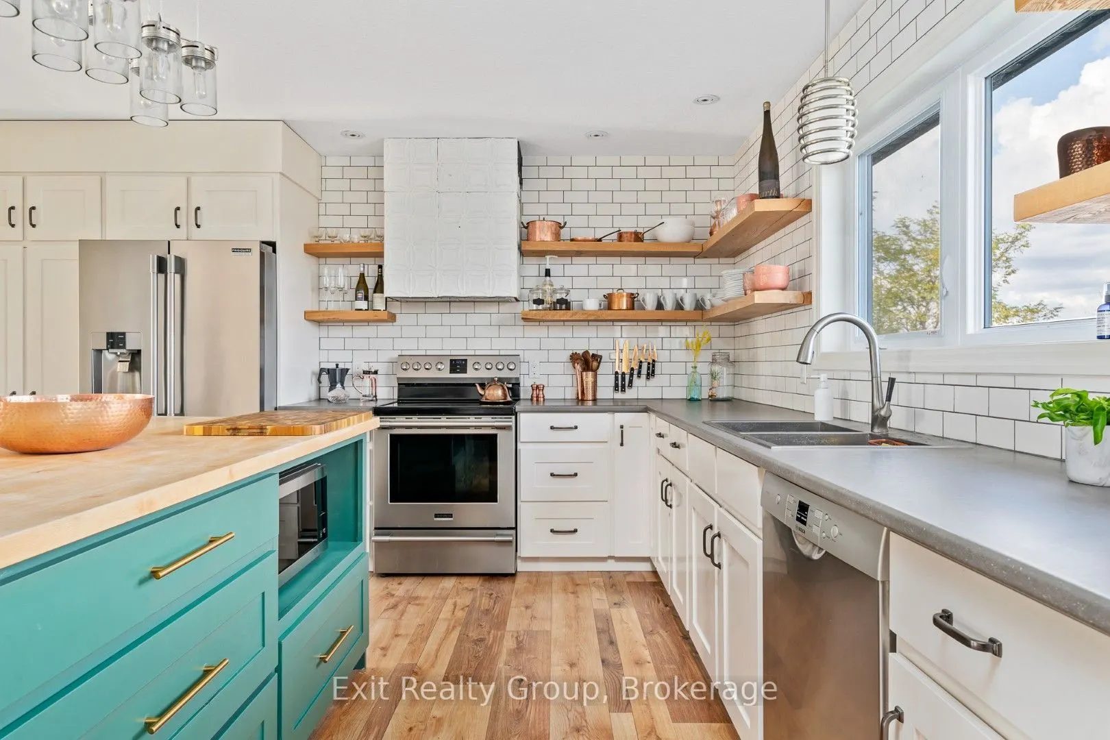 20858 Loyalist Parkway