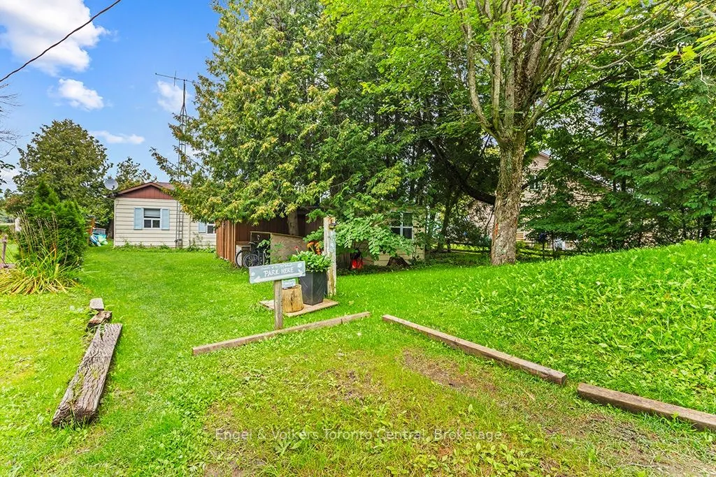 109 Lakeview Road