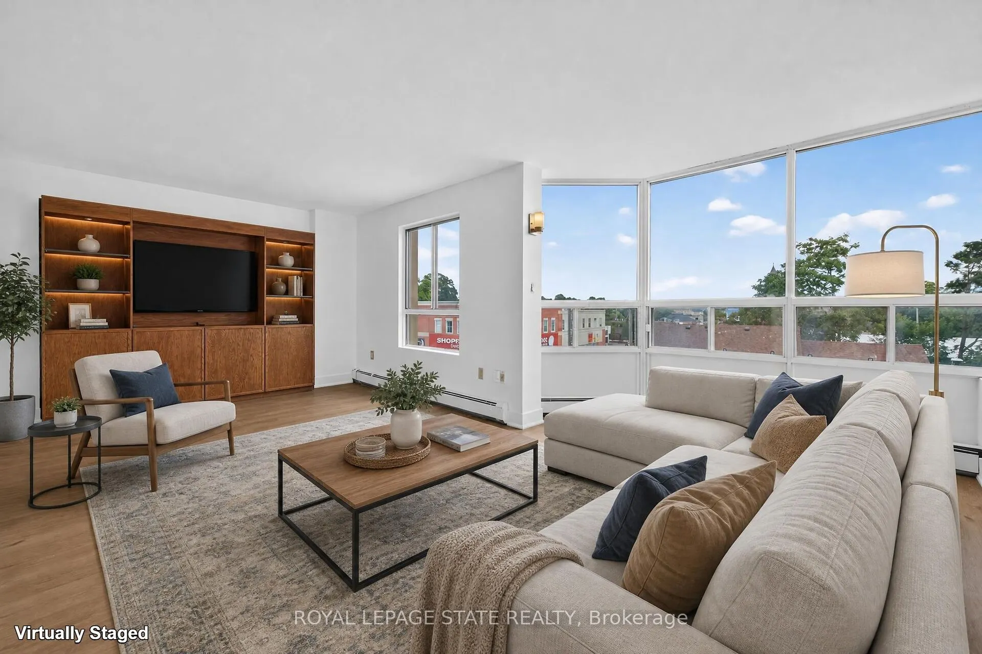 10 John Street W #409