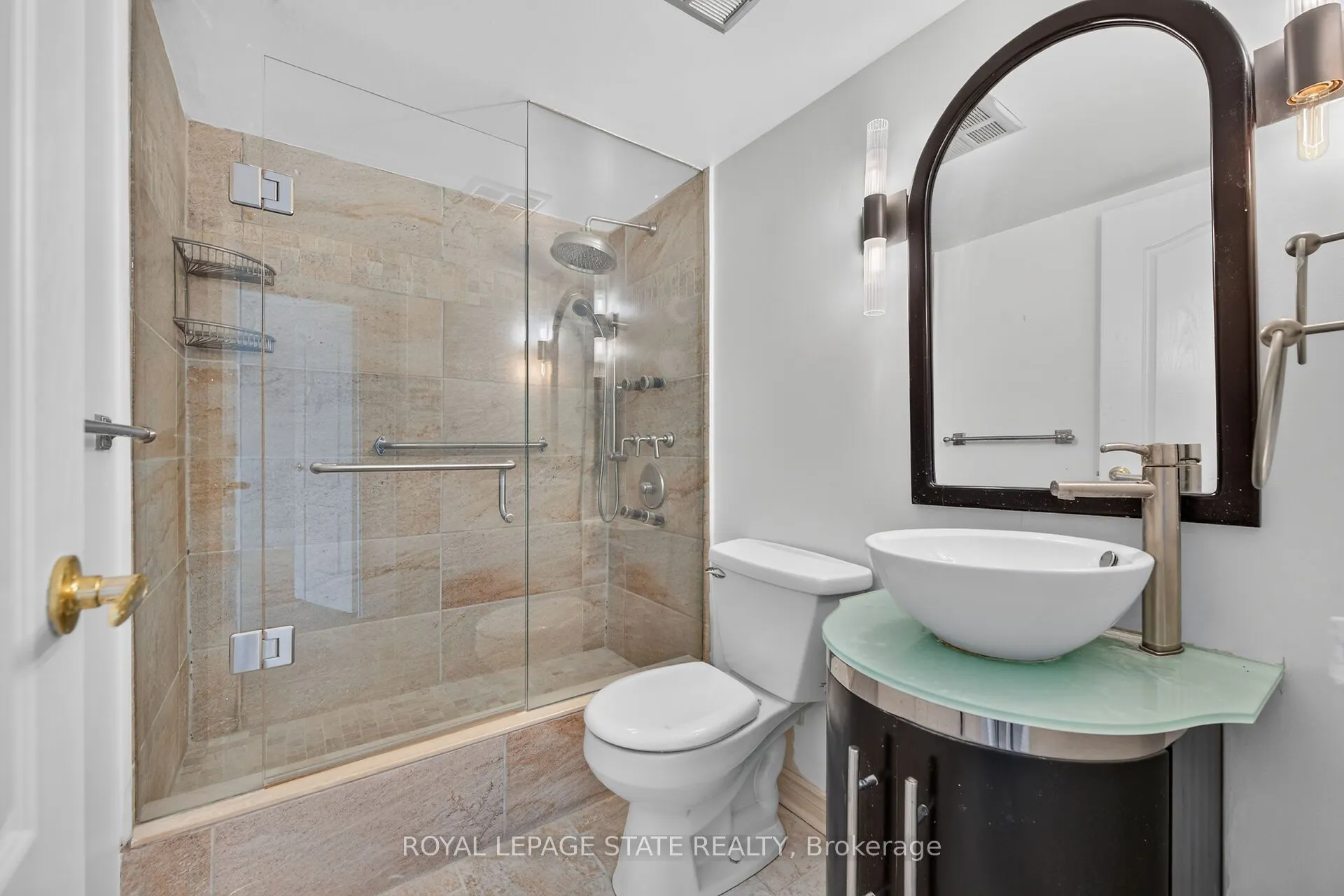 10 John Street W #409