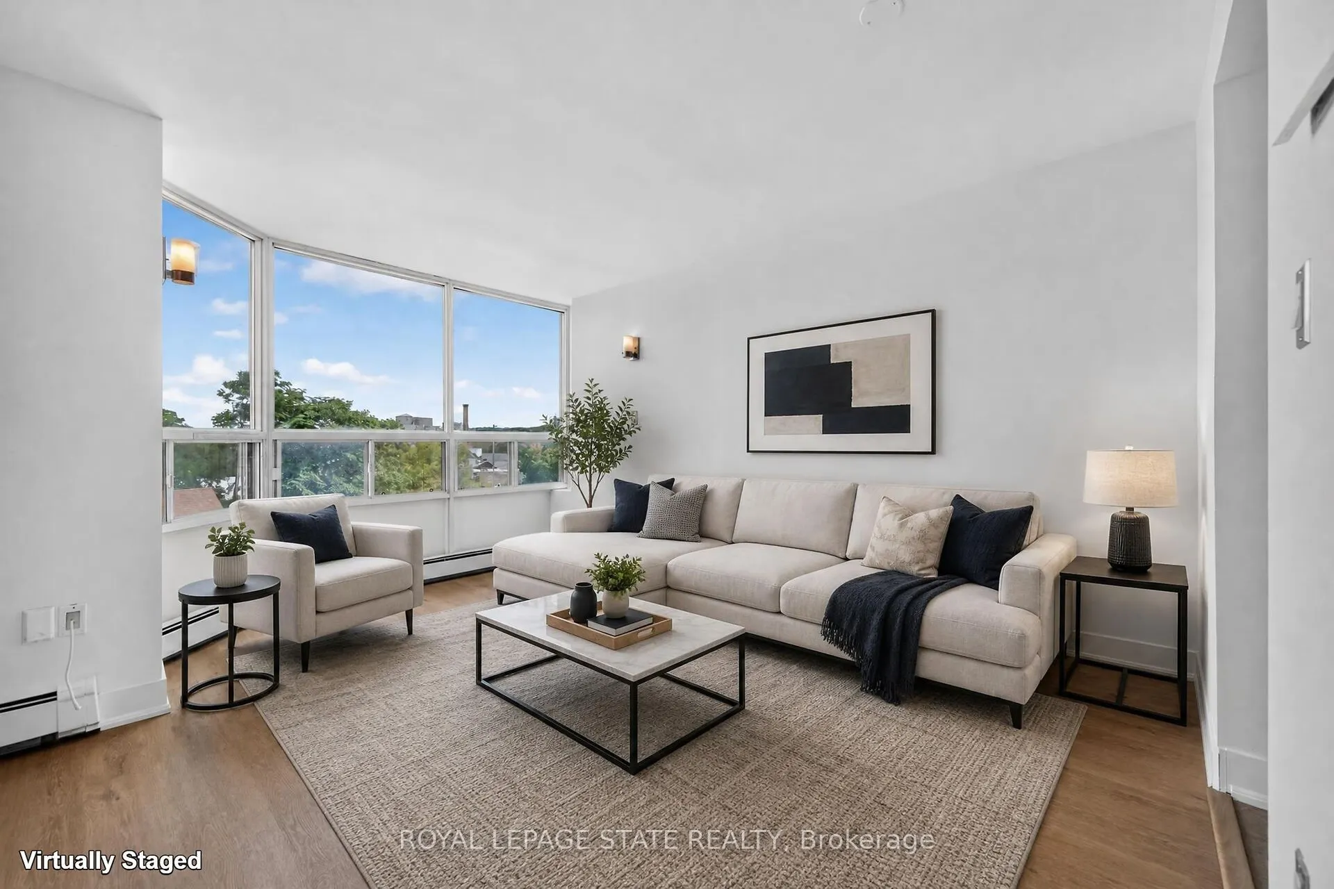 10 John Street W #409