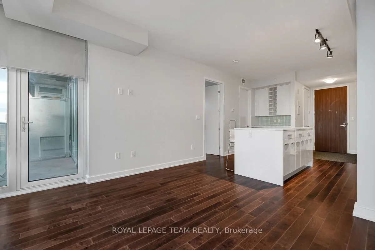 111 Champagne Avenue S #1405