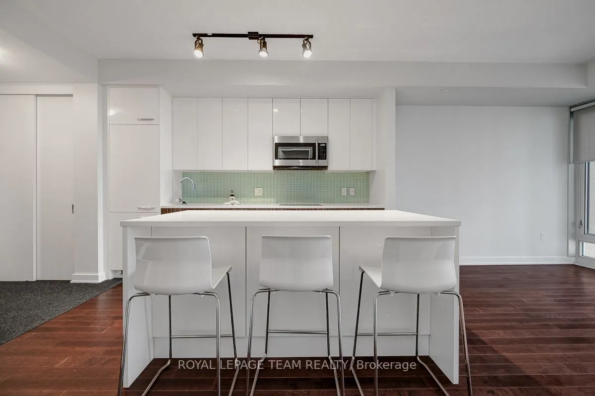 111 Champagne Avenue S #1405