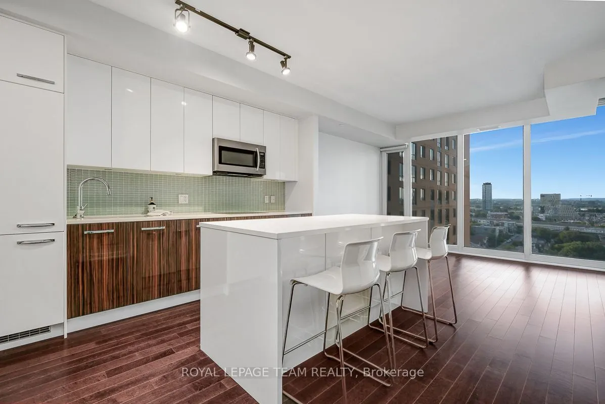 111 Champagne Avenue S #1405