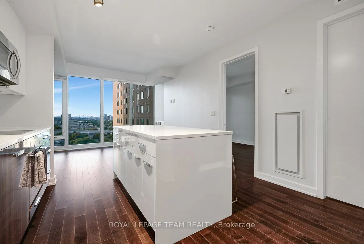 111 Champagne Avenue S #1405