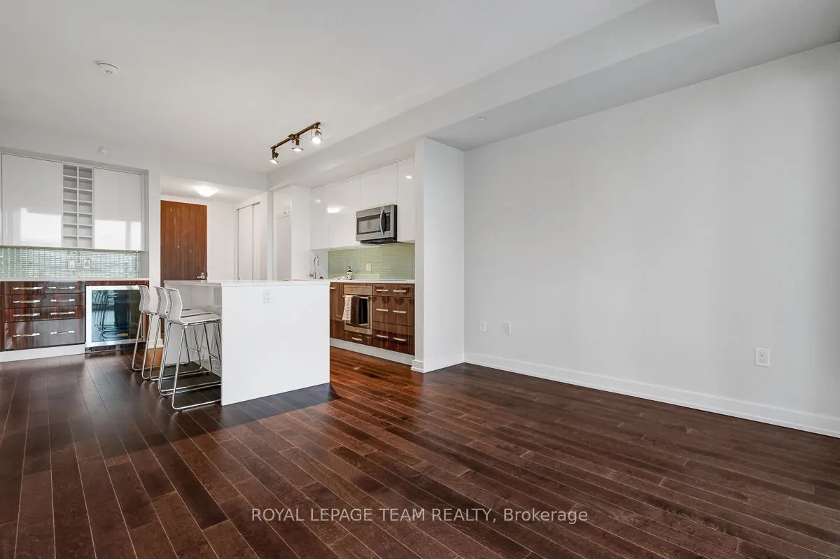 111 Champagne Avenue S #1405
