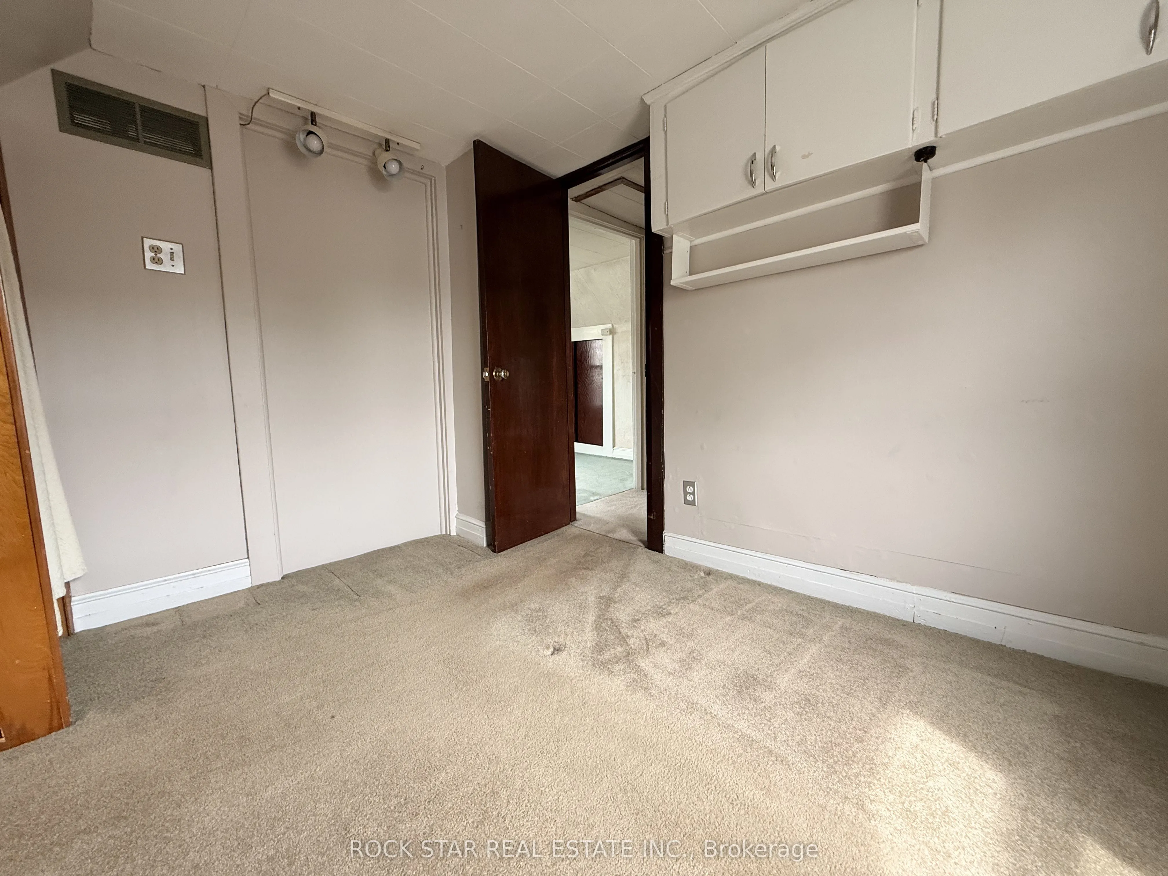 358 Barton Street E