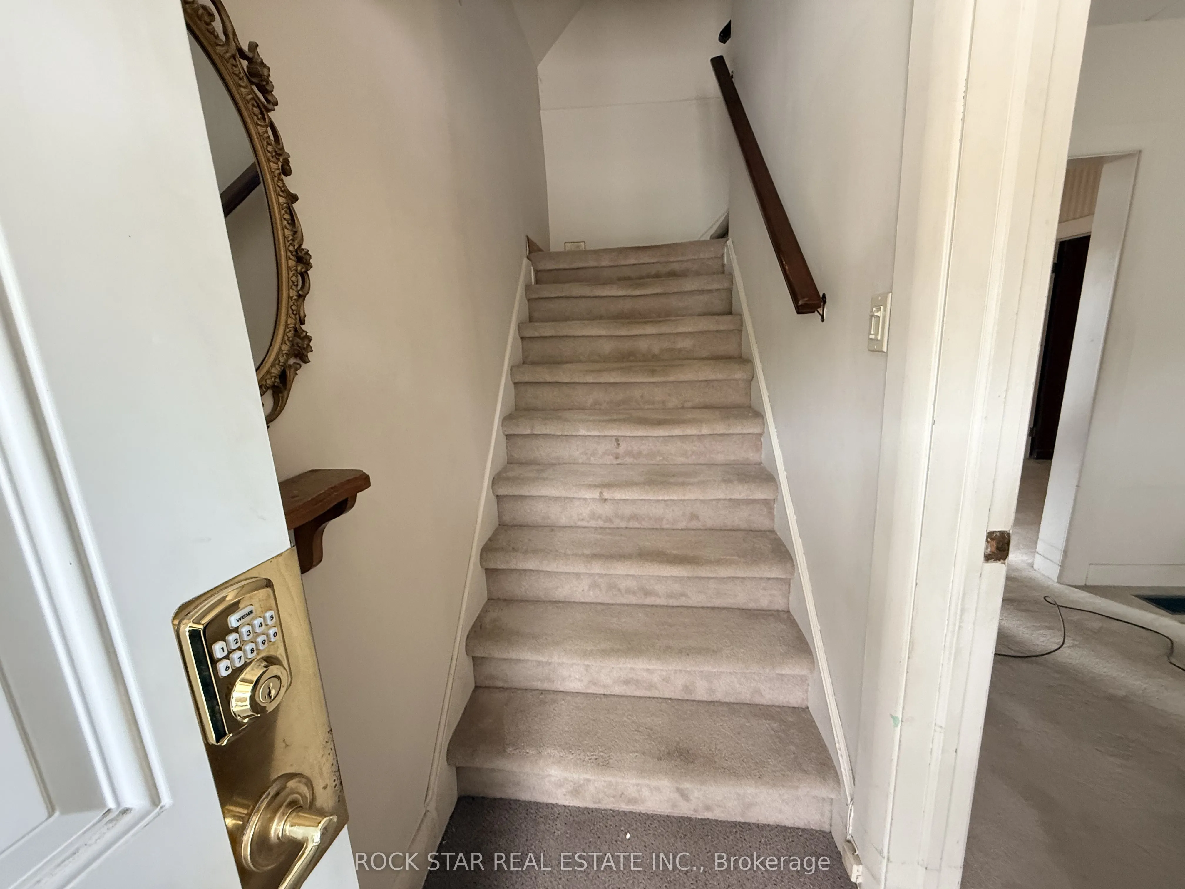 358 Barton Street E