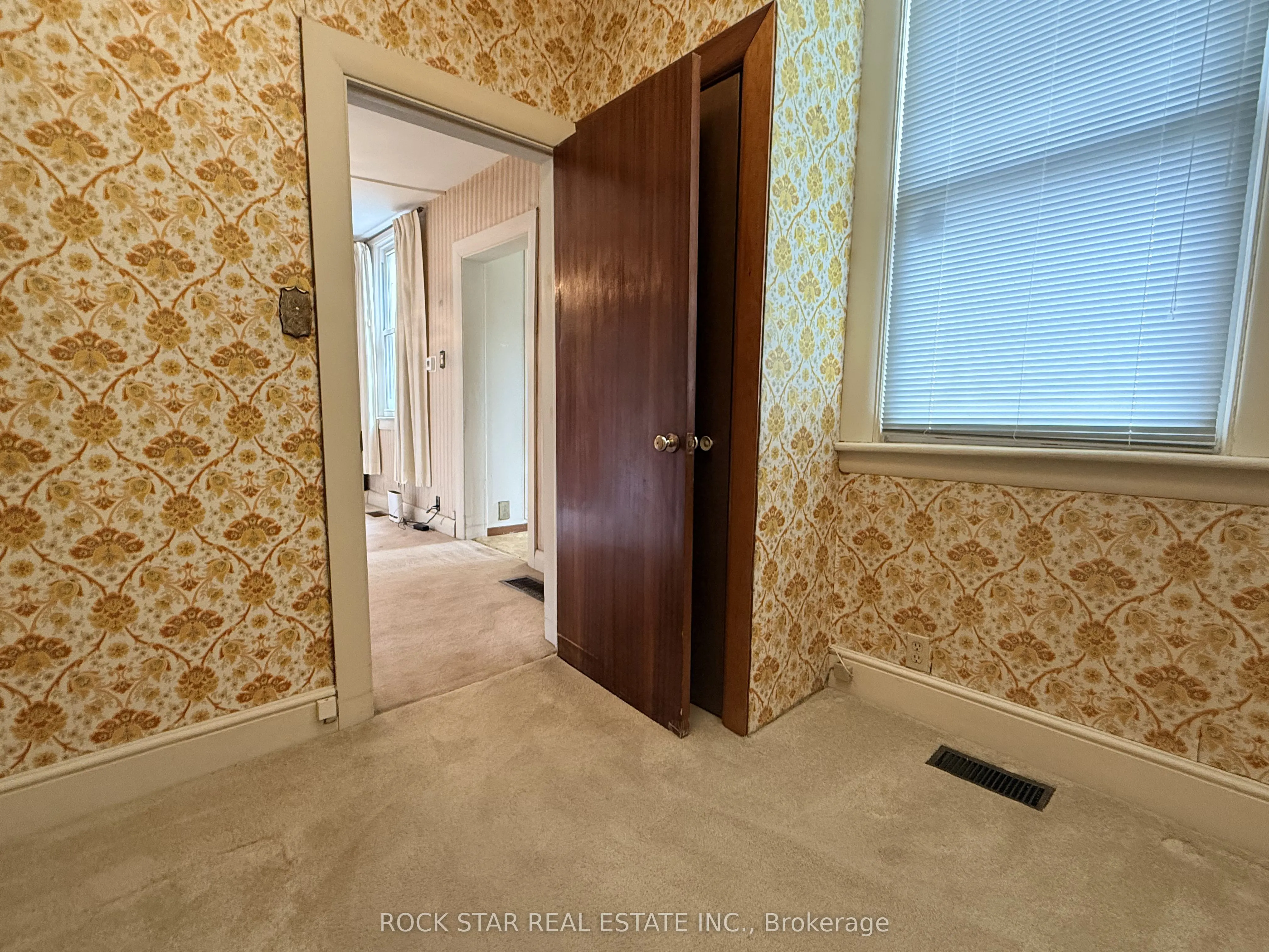 358 Barton Street E