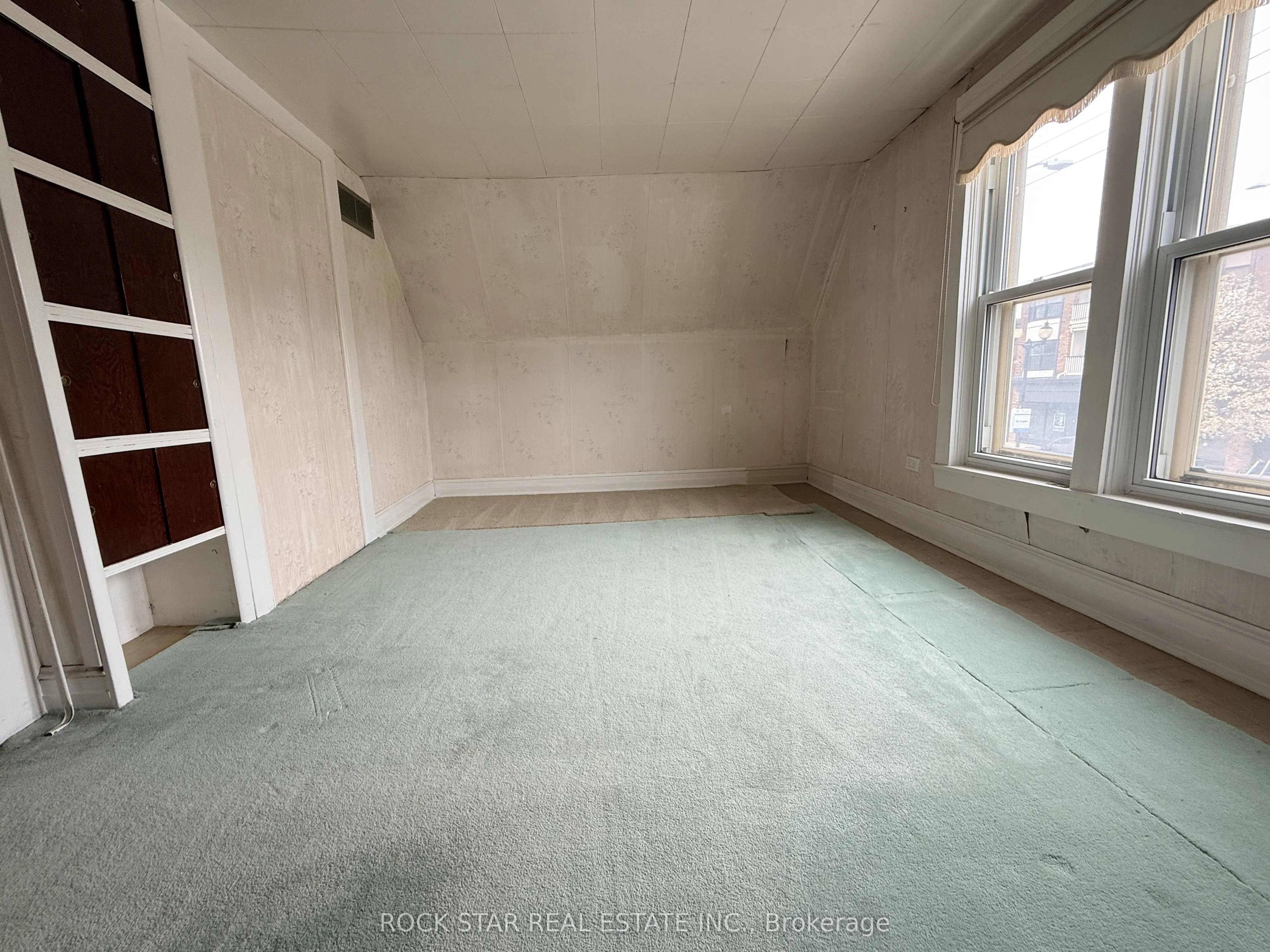 358 Barton Street E