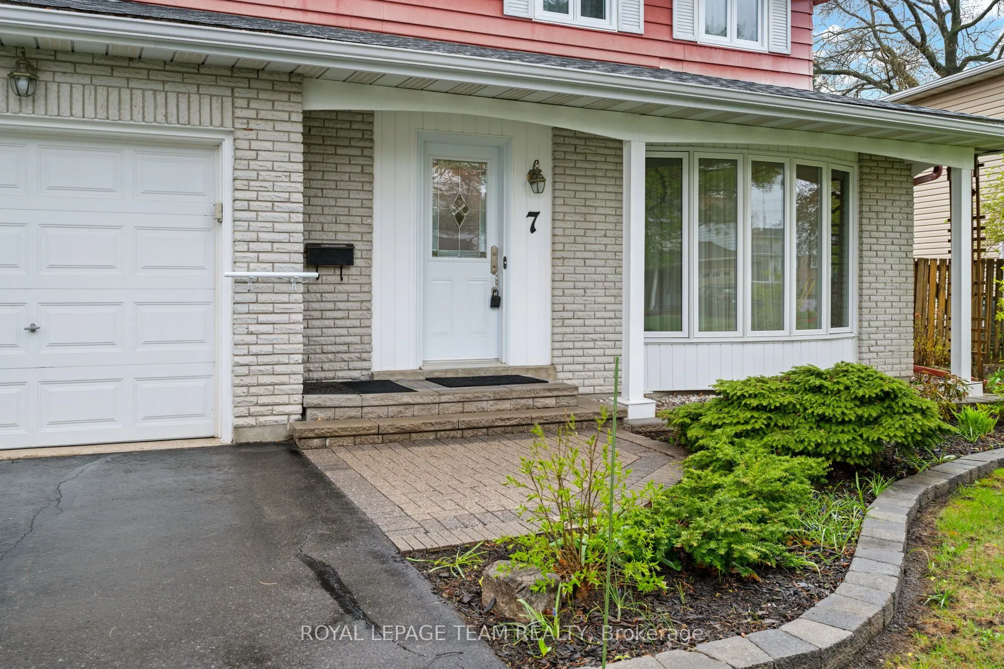 7 Centrepark Drive