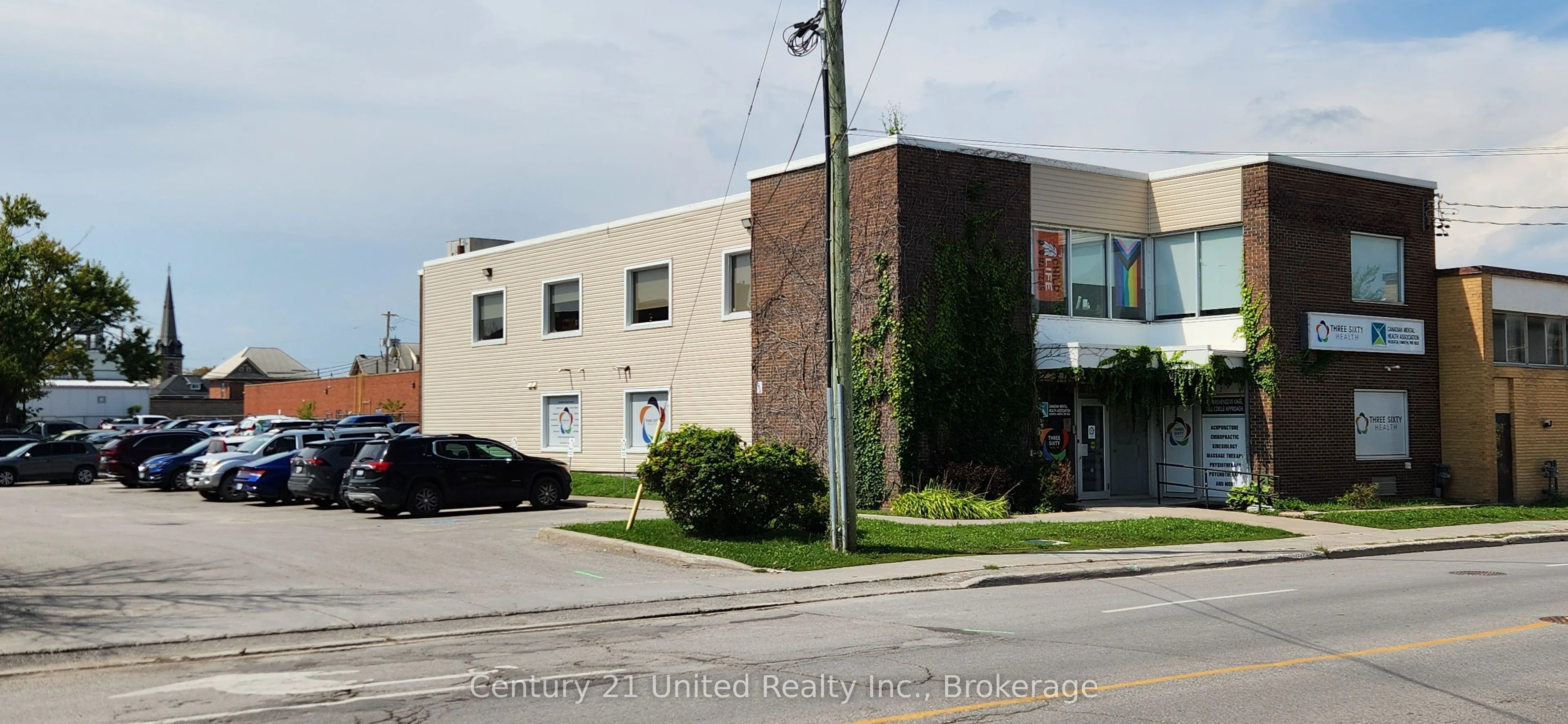 33 Lindsay Street S