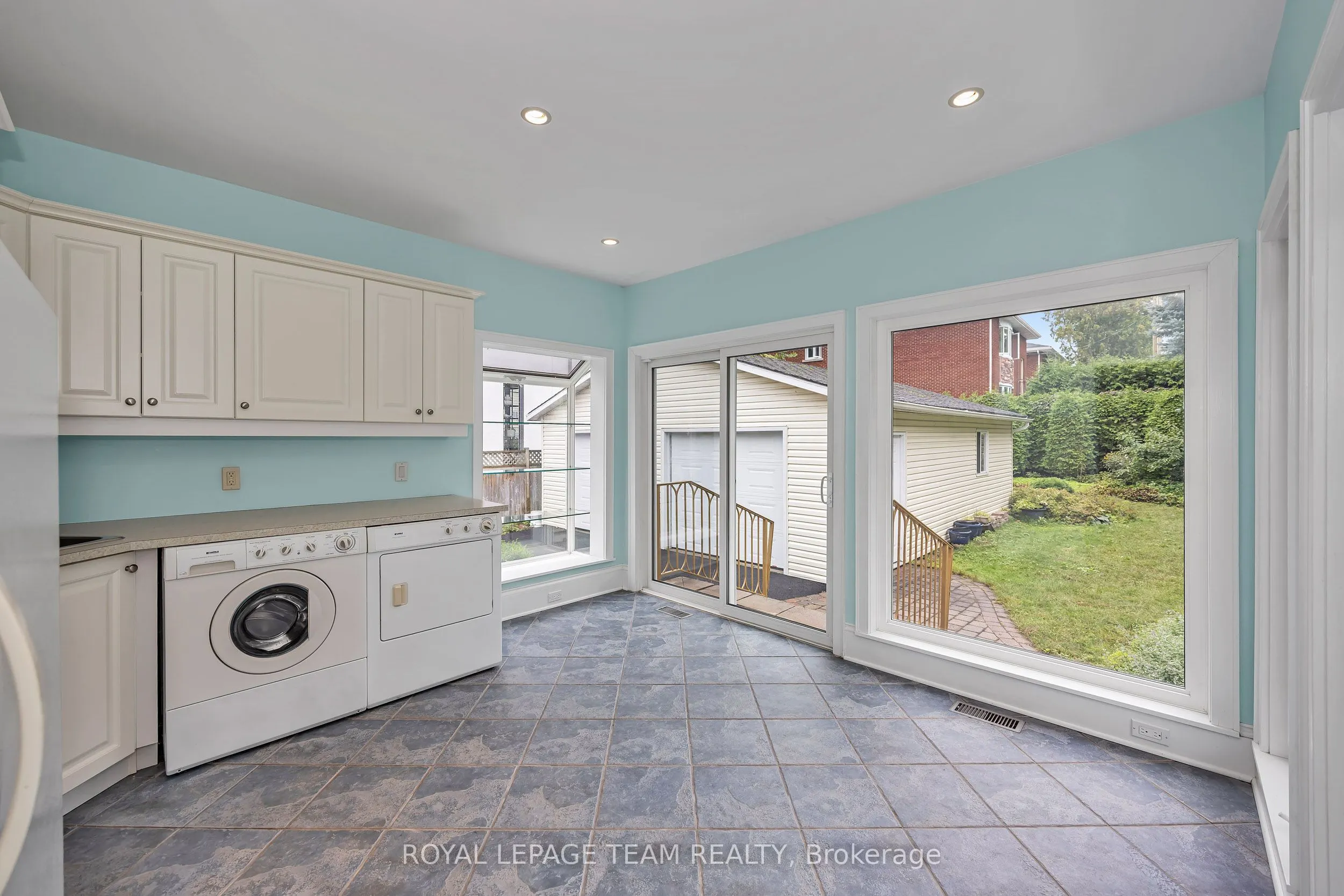 658 Tweedsmuir Avenue