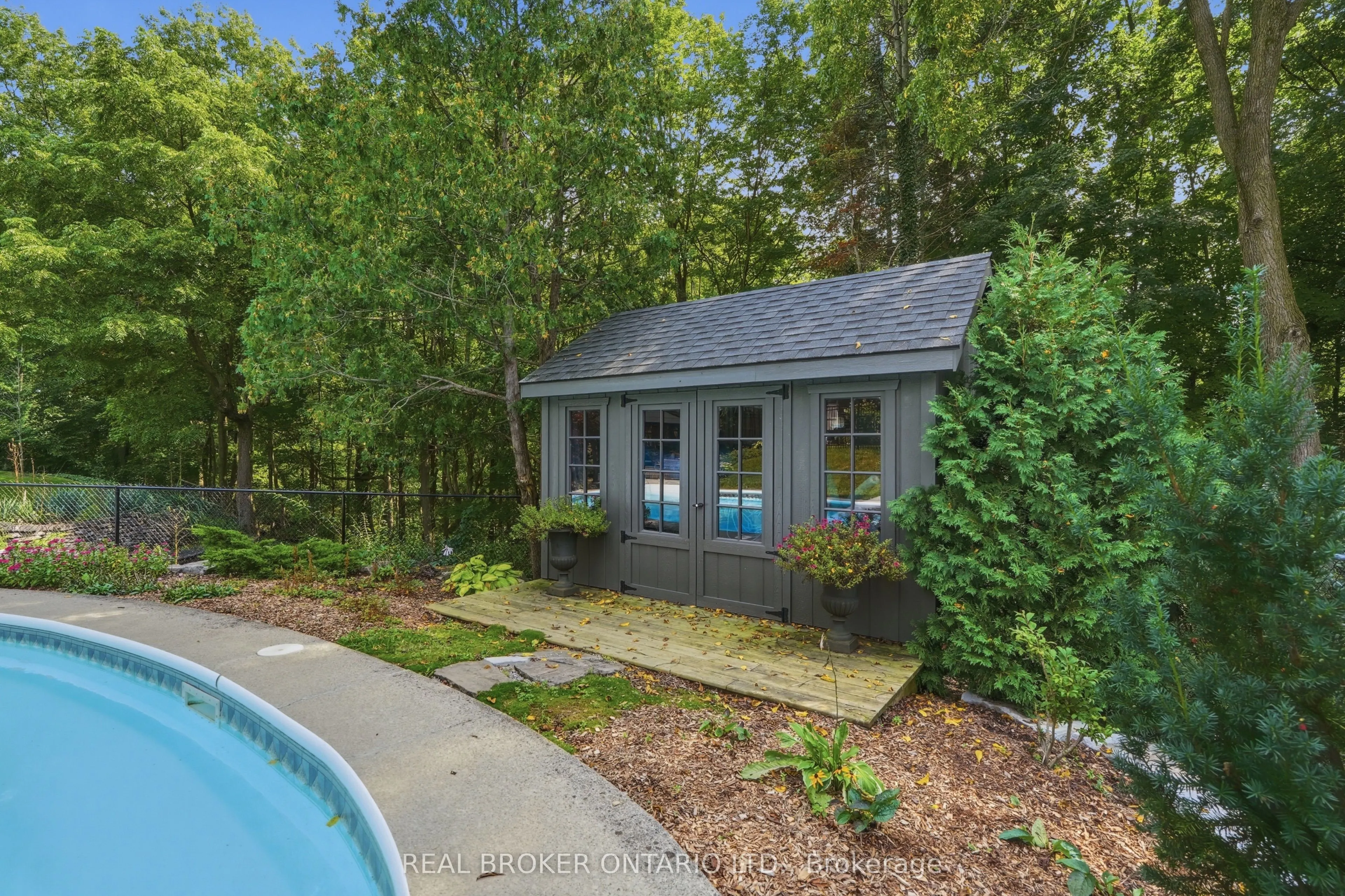 54 Mayfair Avenue
