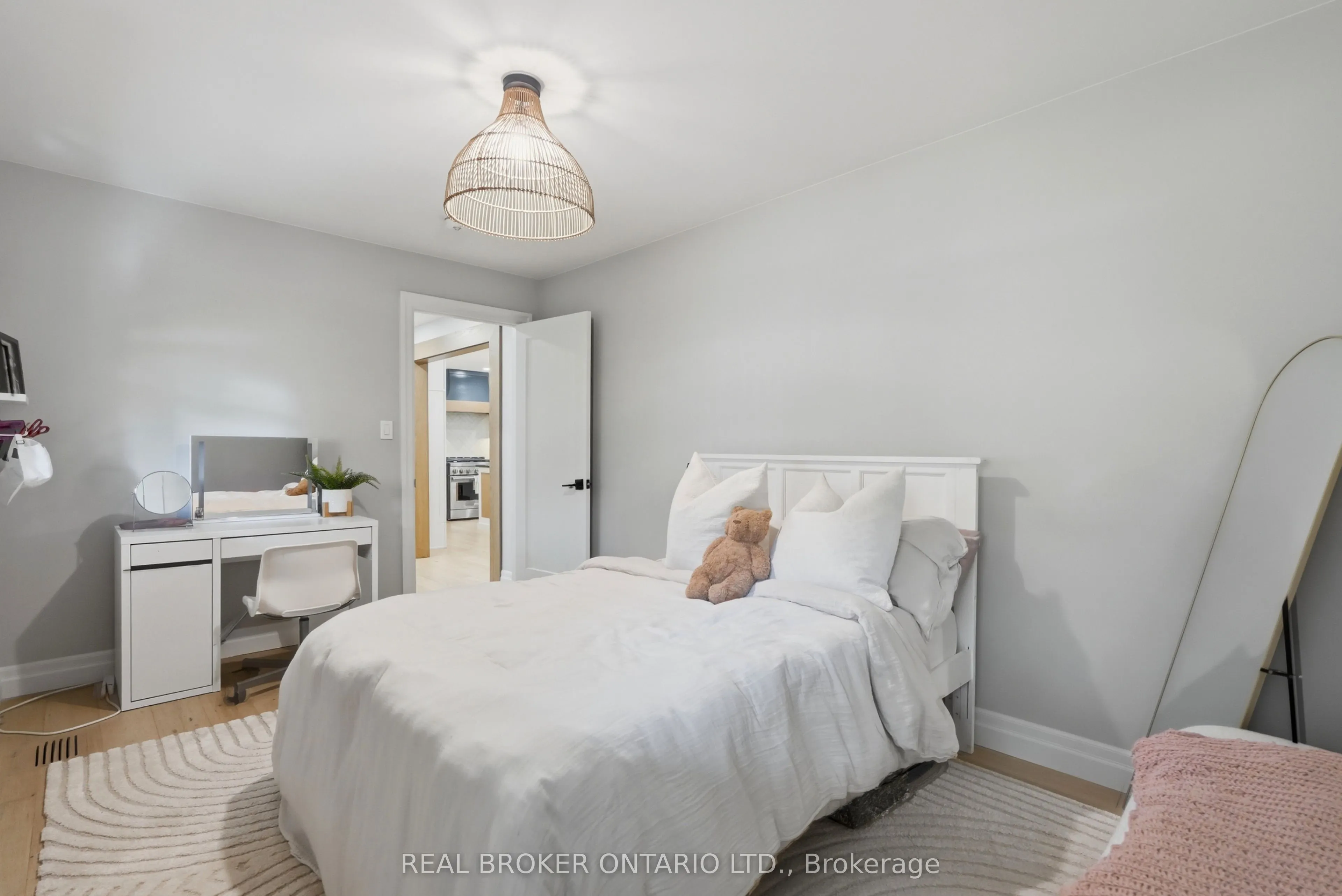 54 Mayfair Avenue