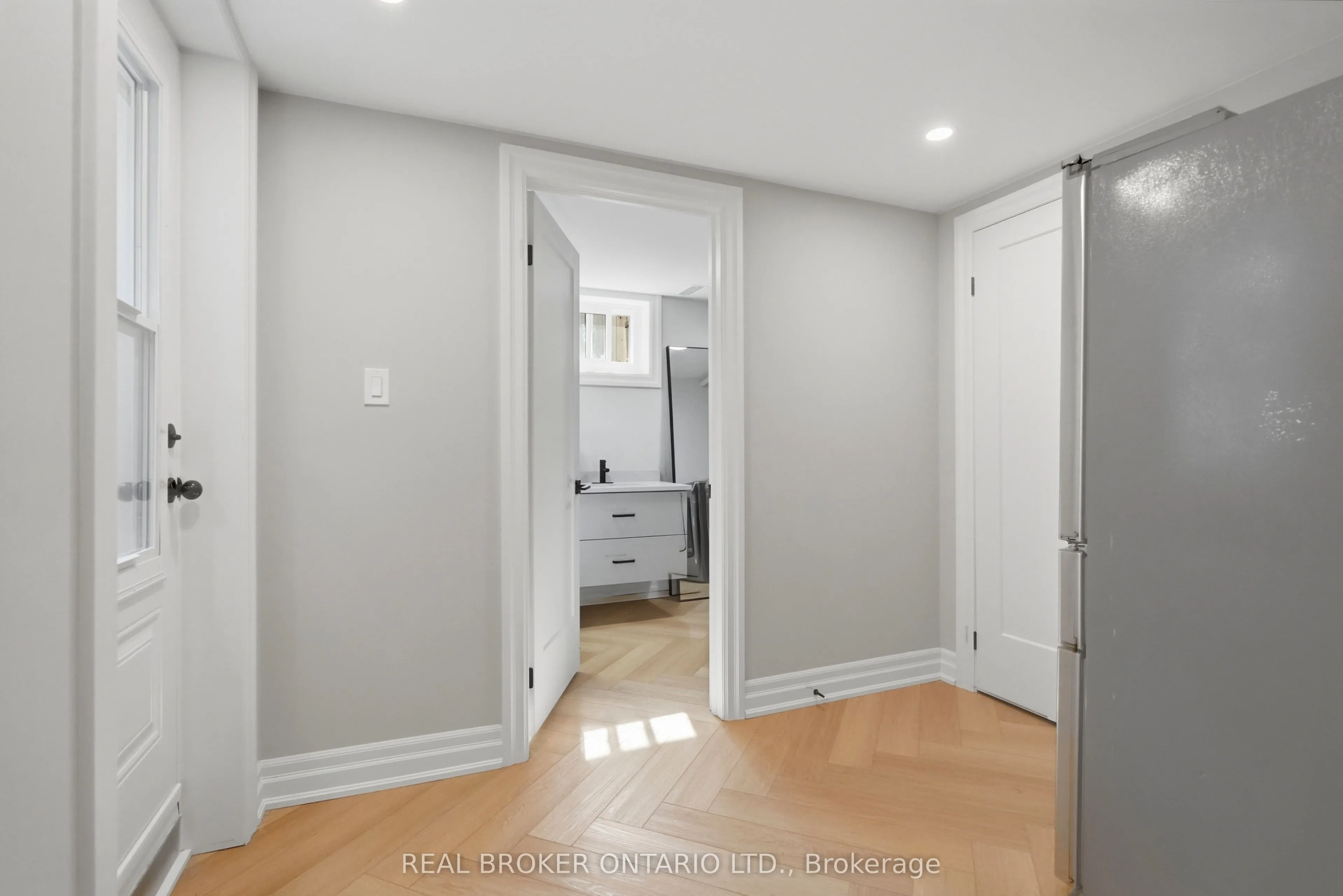 54 Mayfair Avenue