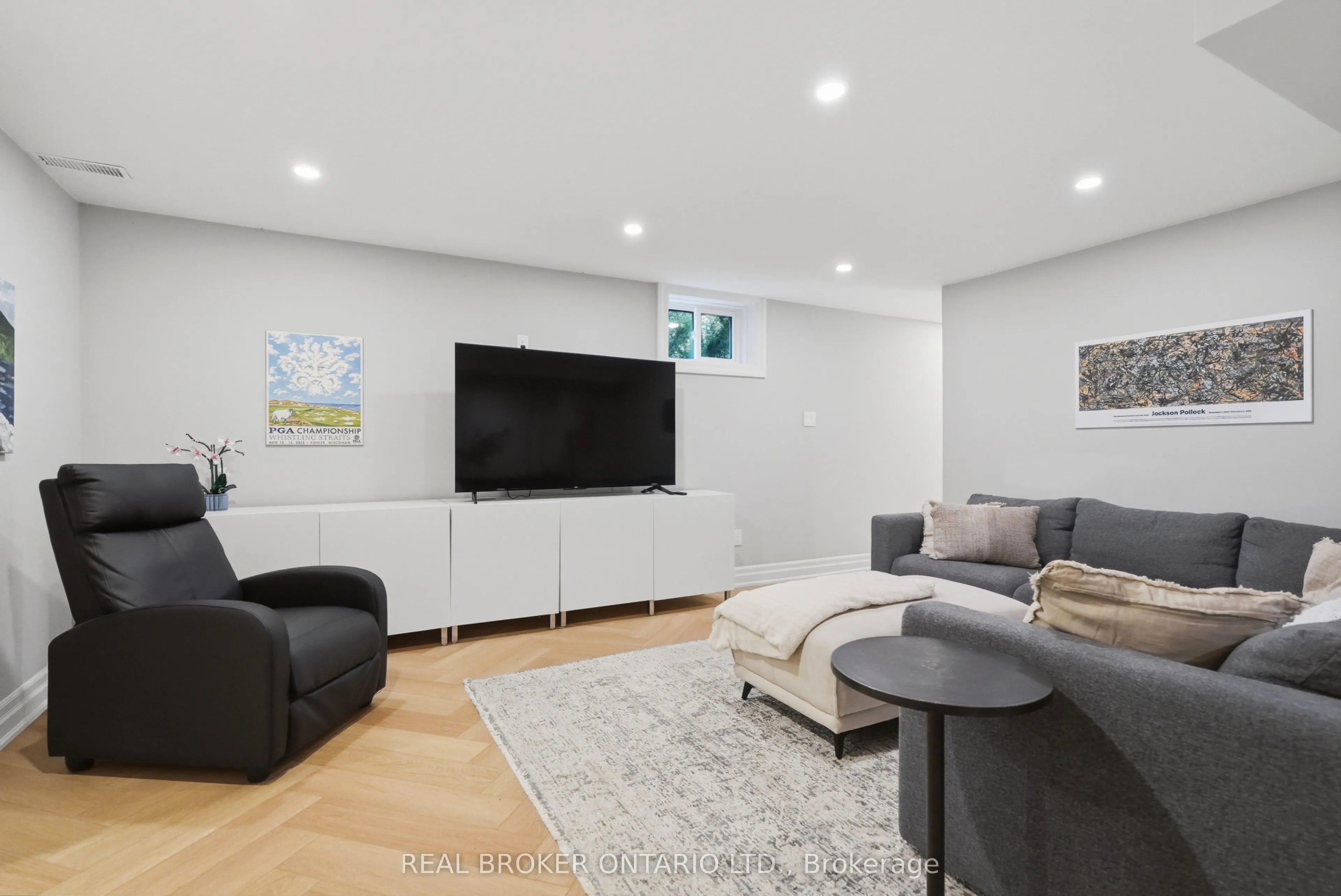 54 Mayfair Avenue