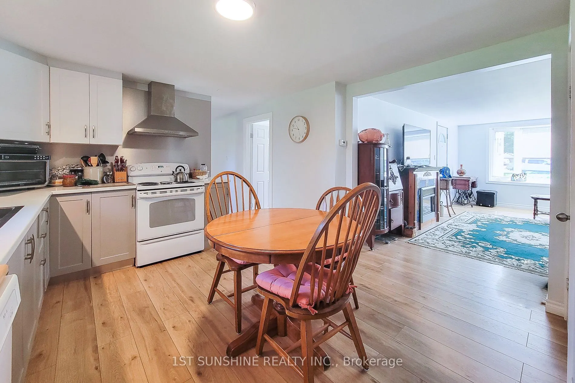 306 RIVERSIDE Drive
