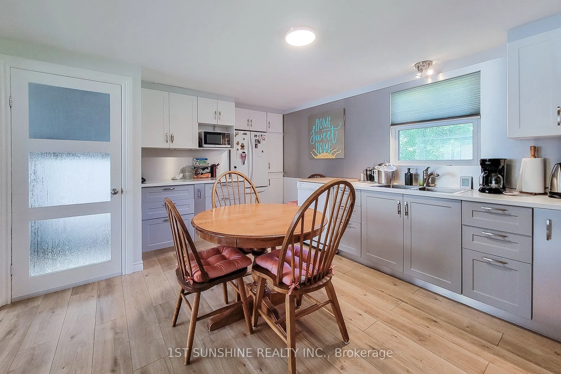 306 RIVERSIDE Drive