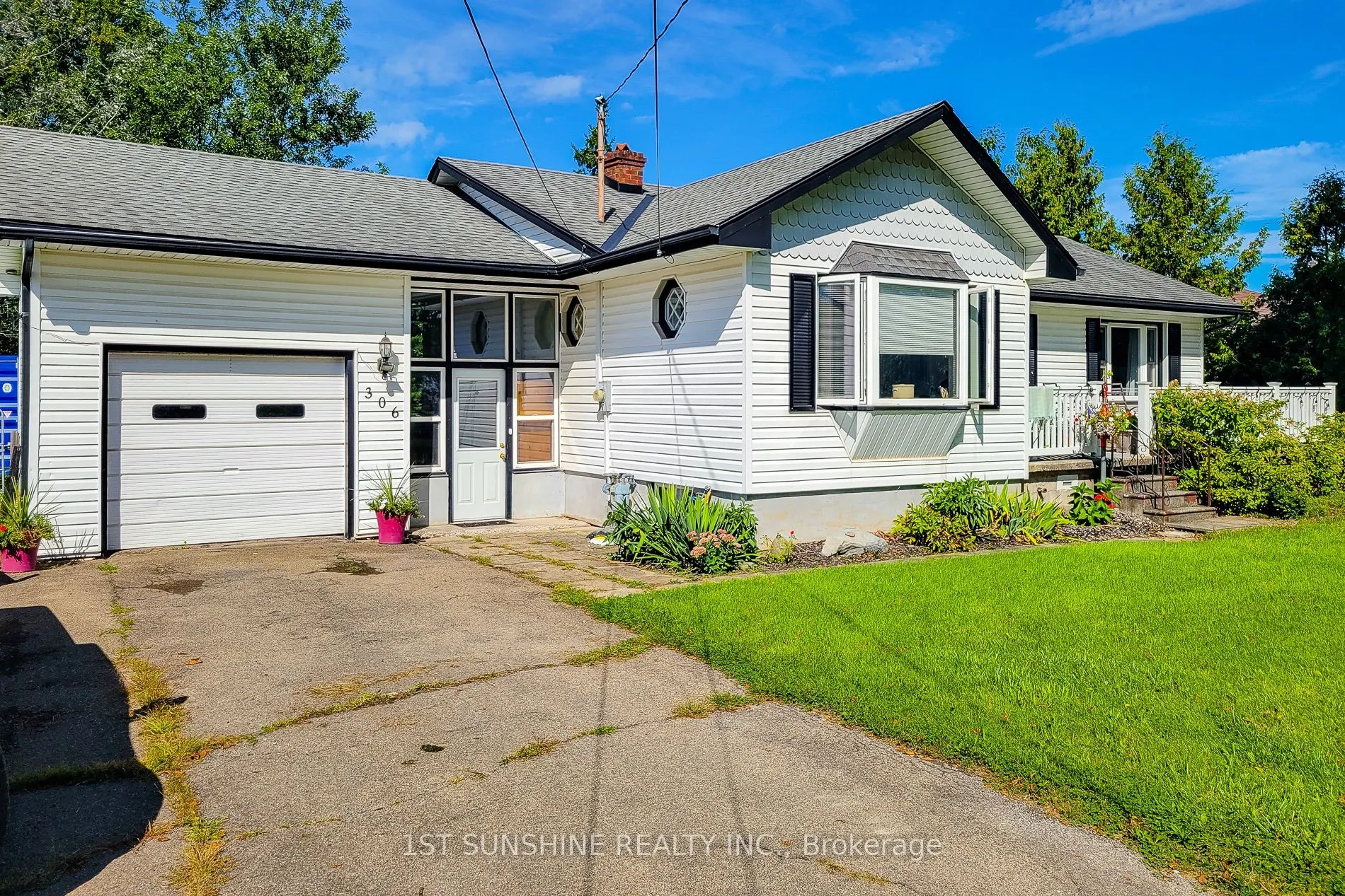 306 RIVERSIDE Drive