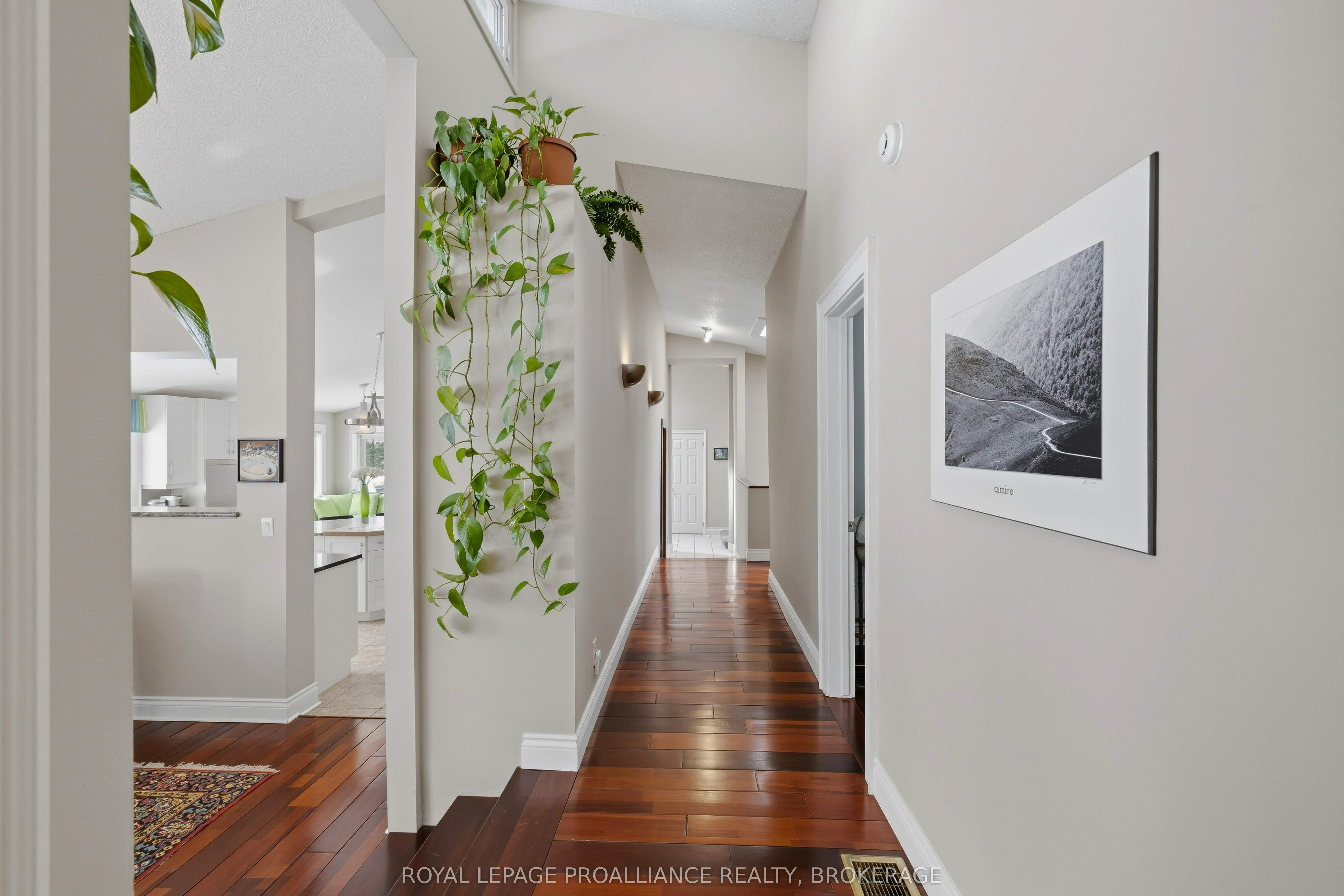 27 Riverside Drive