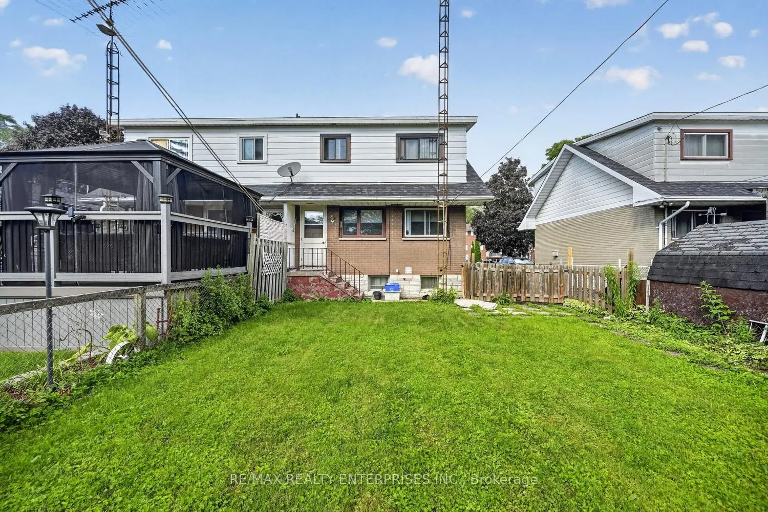 855 Howe Terrace