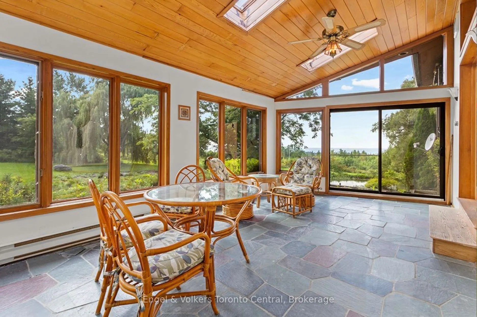 628482 119 Grey Road