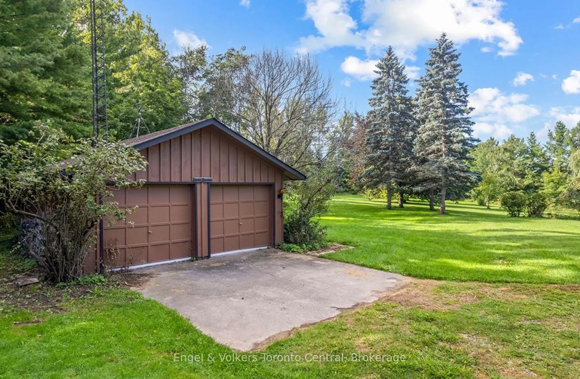 628482 119 Grey Road