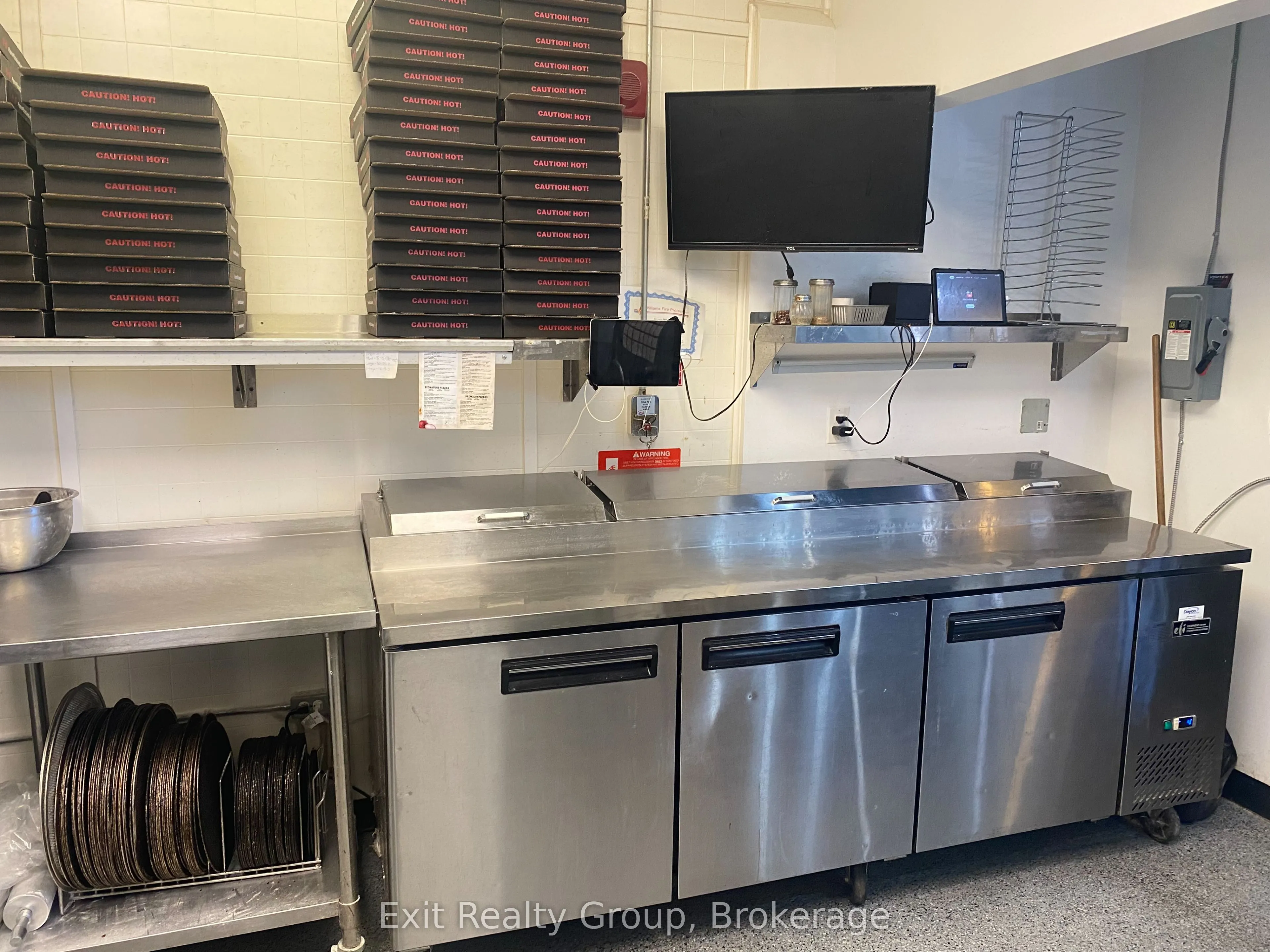 391 Dundas Street W #Unit 4
