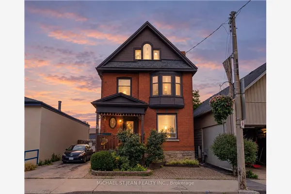 85 Locke Street S