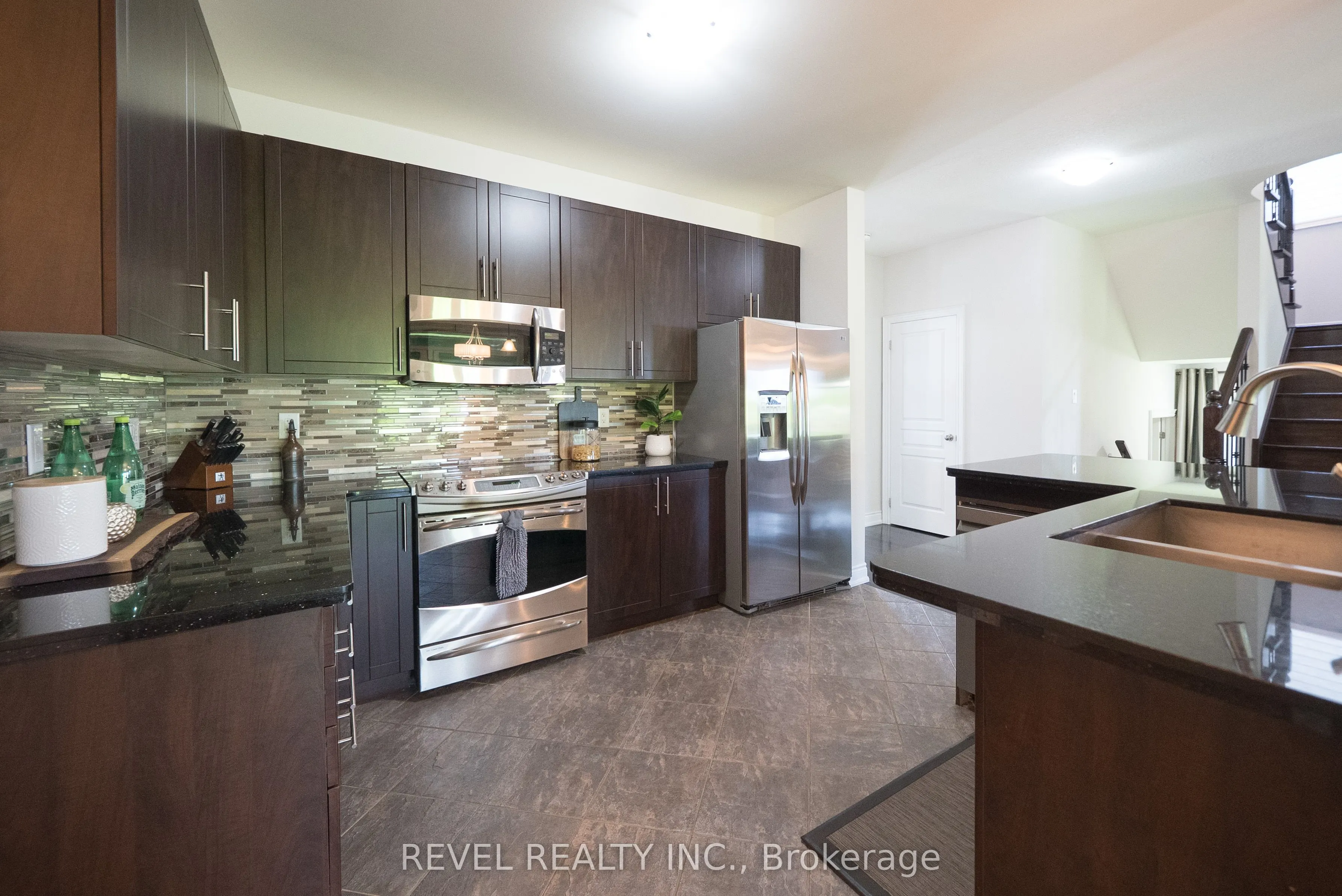 10 Bisset Avenue