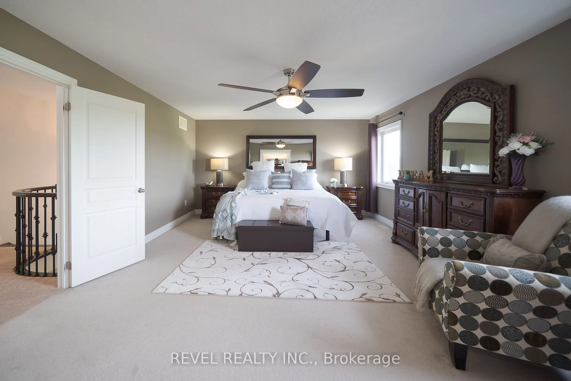 10 Bisset Avenue