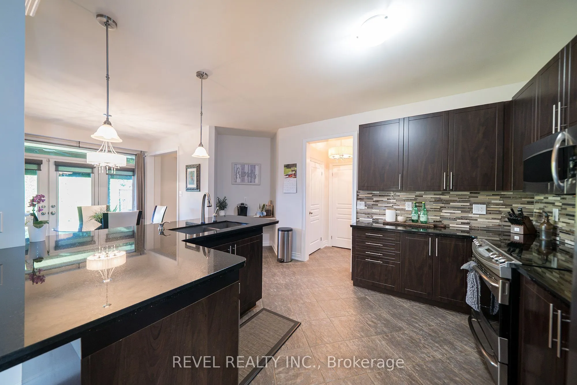 10 Bisset Avenue