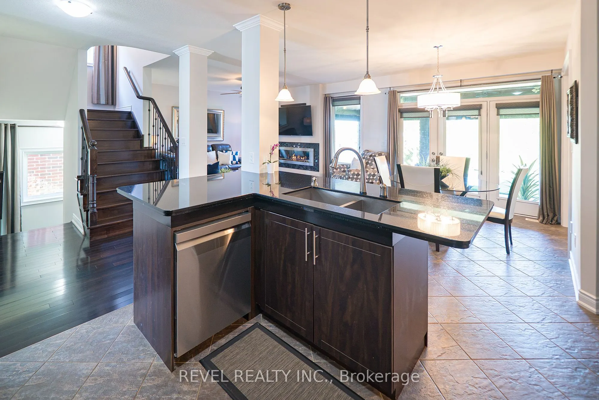 10 Bisset Avenue