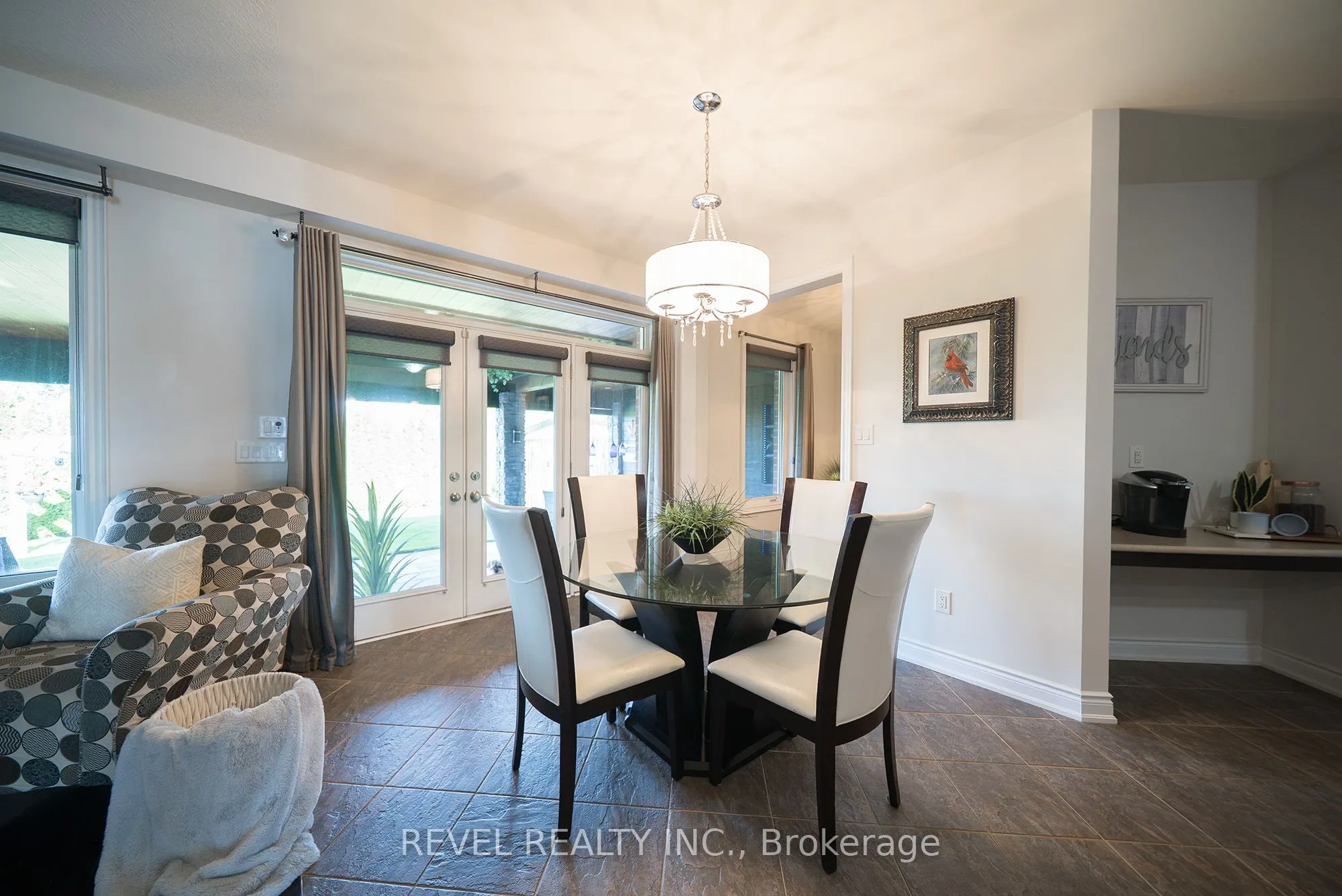 10 Bisset Avenue