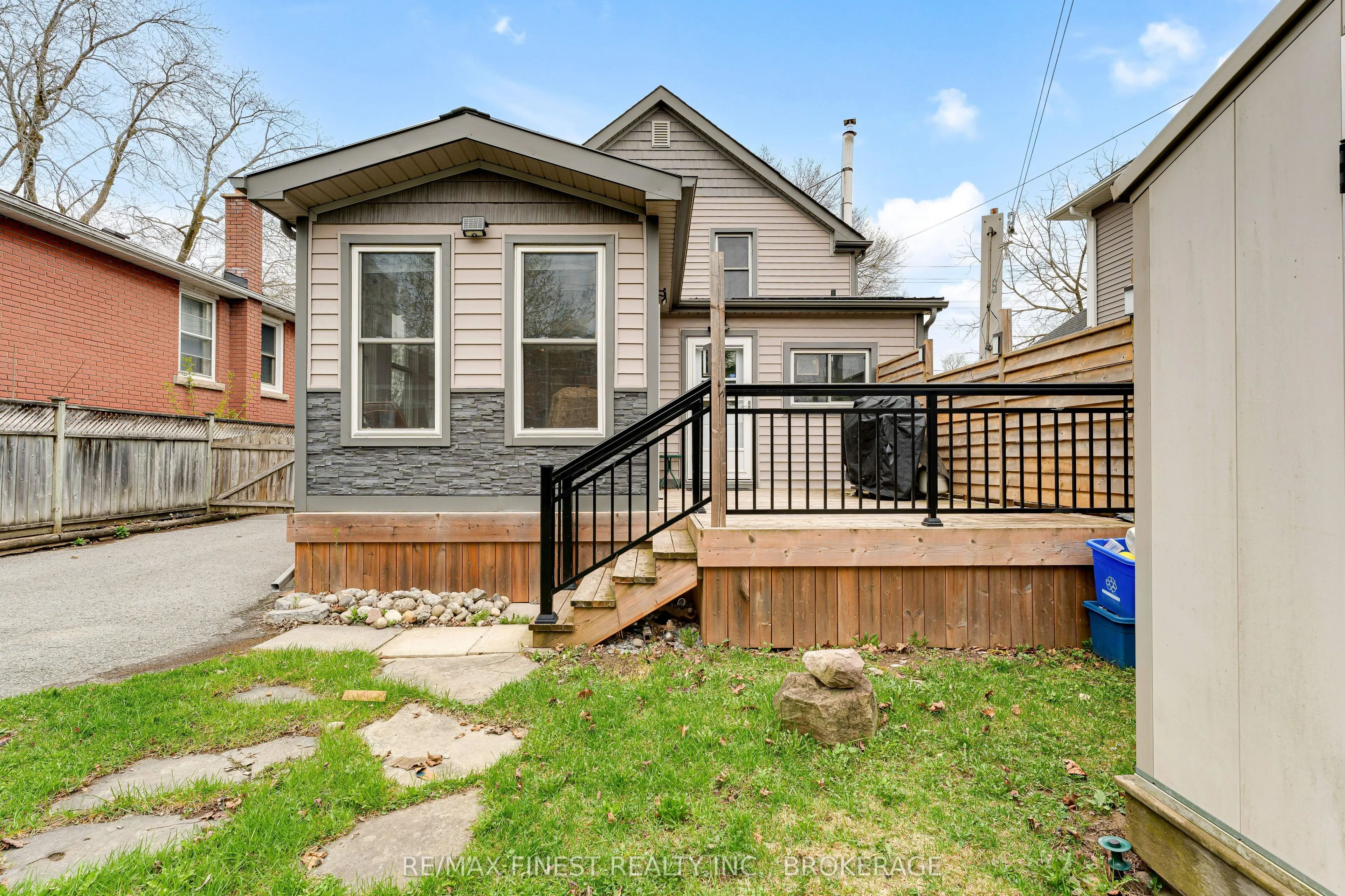 580 MacDonnell Street