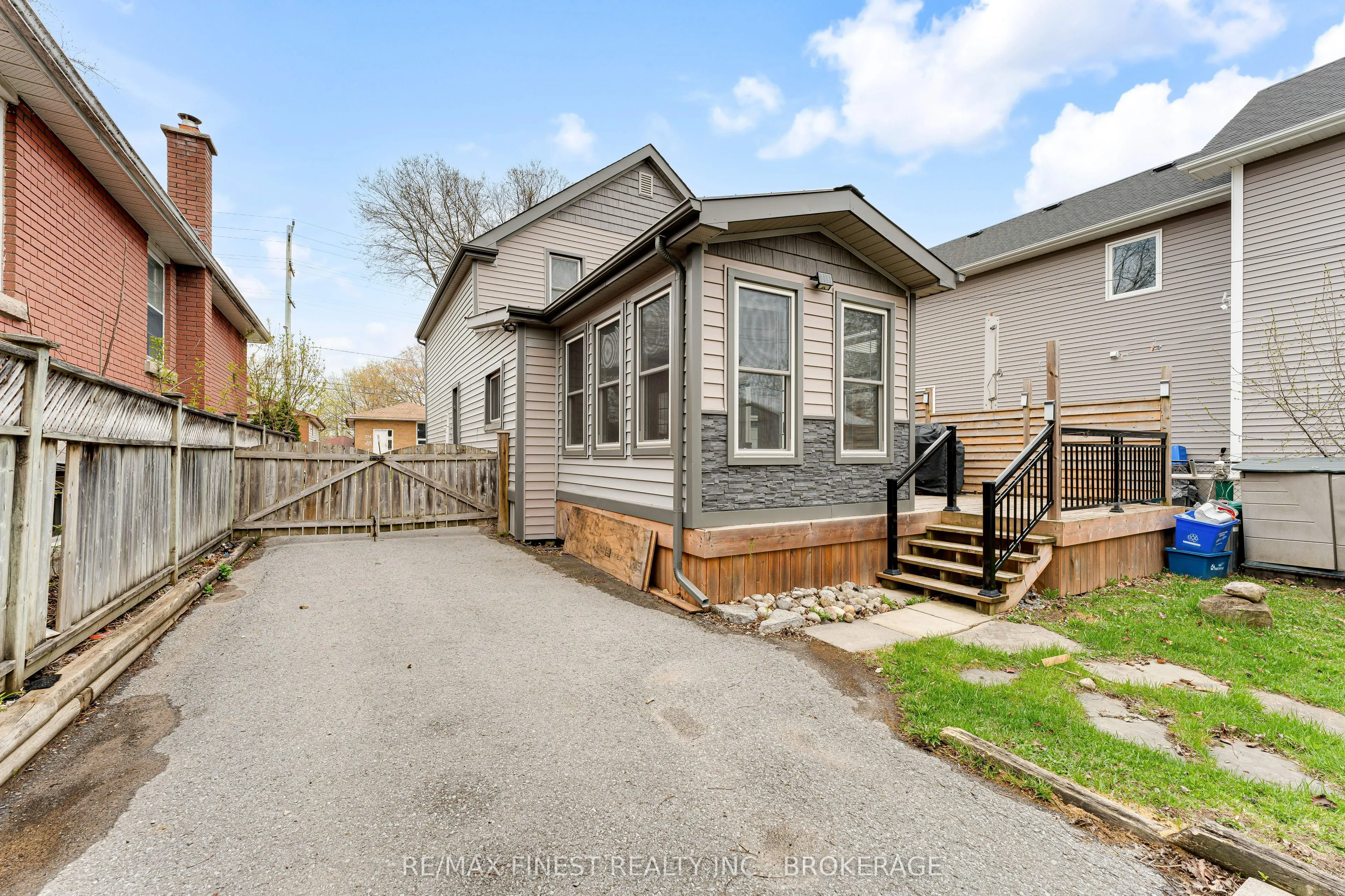 580 MacDonnell Street